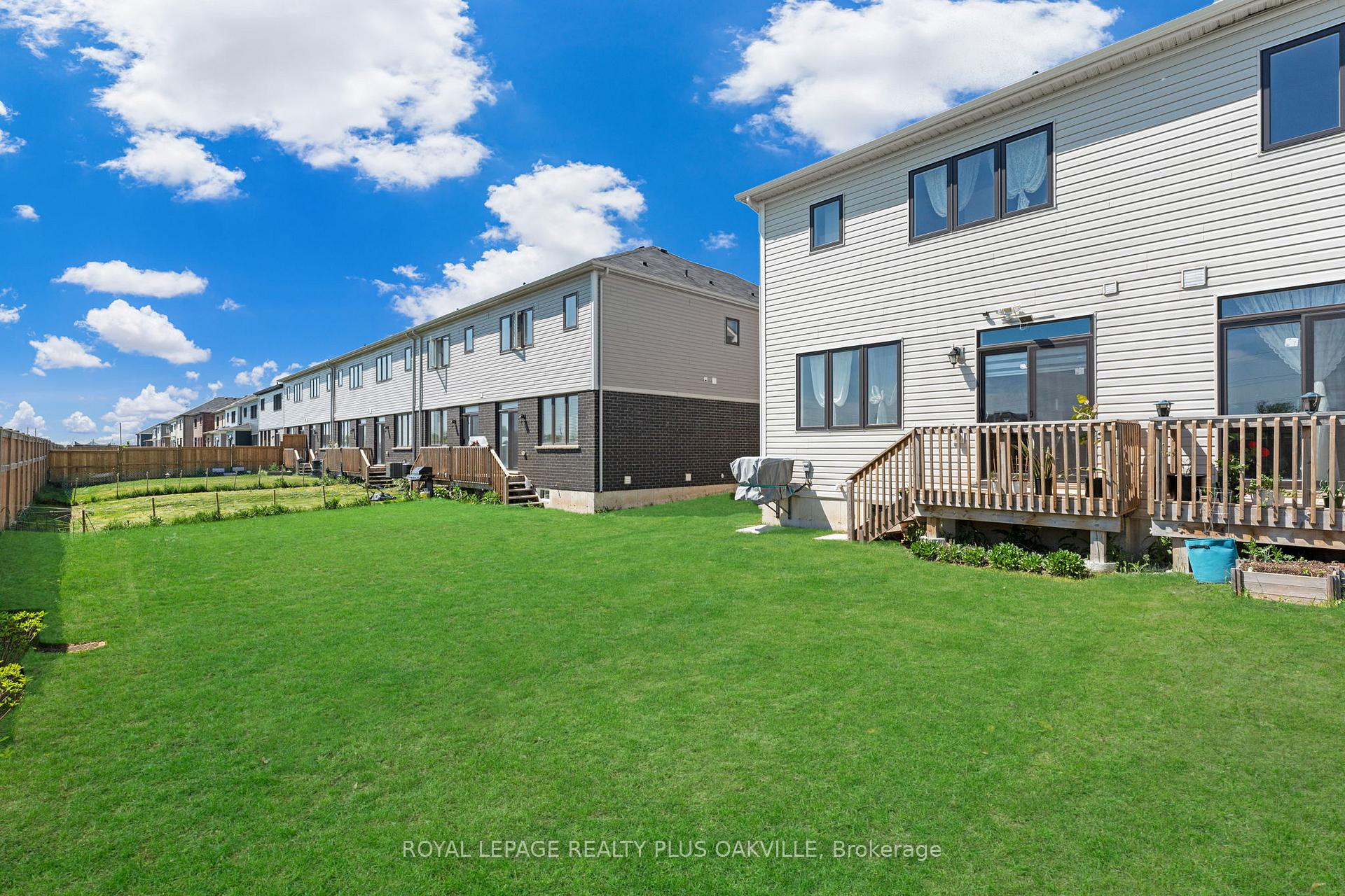 Photo 42 of 212 Explorer Way, Thorold, Rolling Meadows — HOMEH