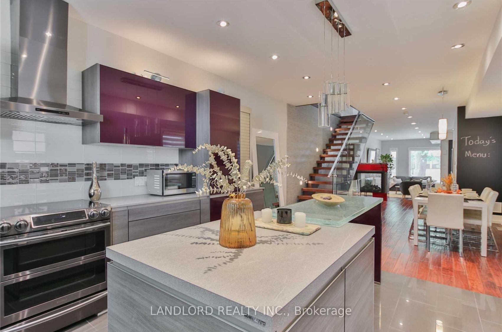 Photo 2 of 11 Garnet Avenue, Toronto, The Annex — HOMEH