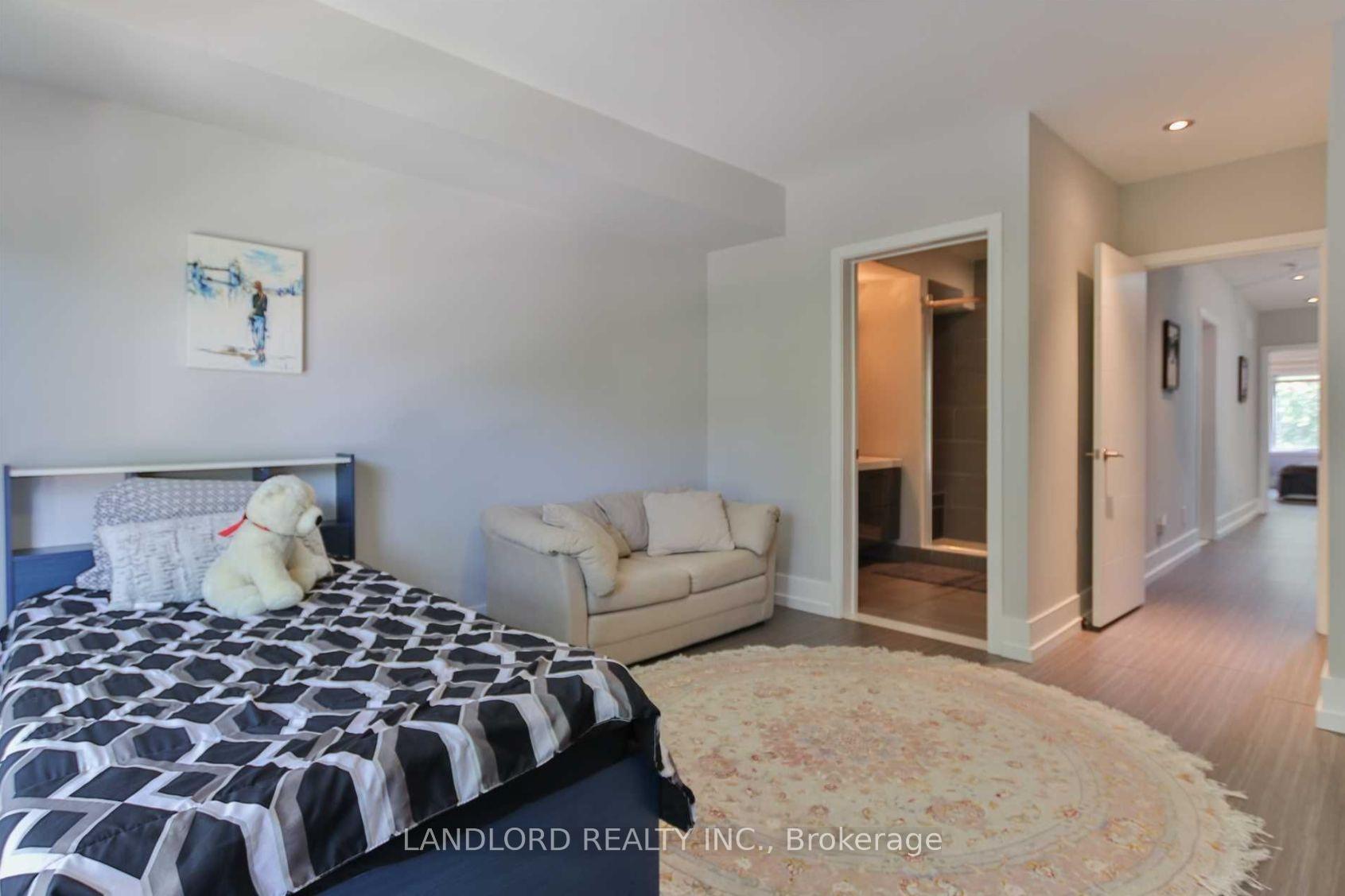 Photo 10 of 11 Garnet Avenue, Toronto, The Annex — HOMEH