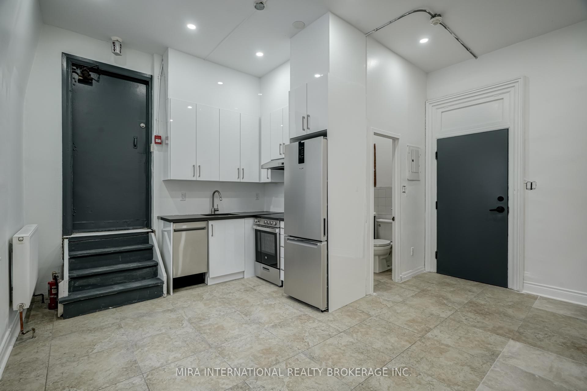 Front of Unit 302, 180 Sherbourne Street