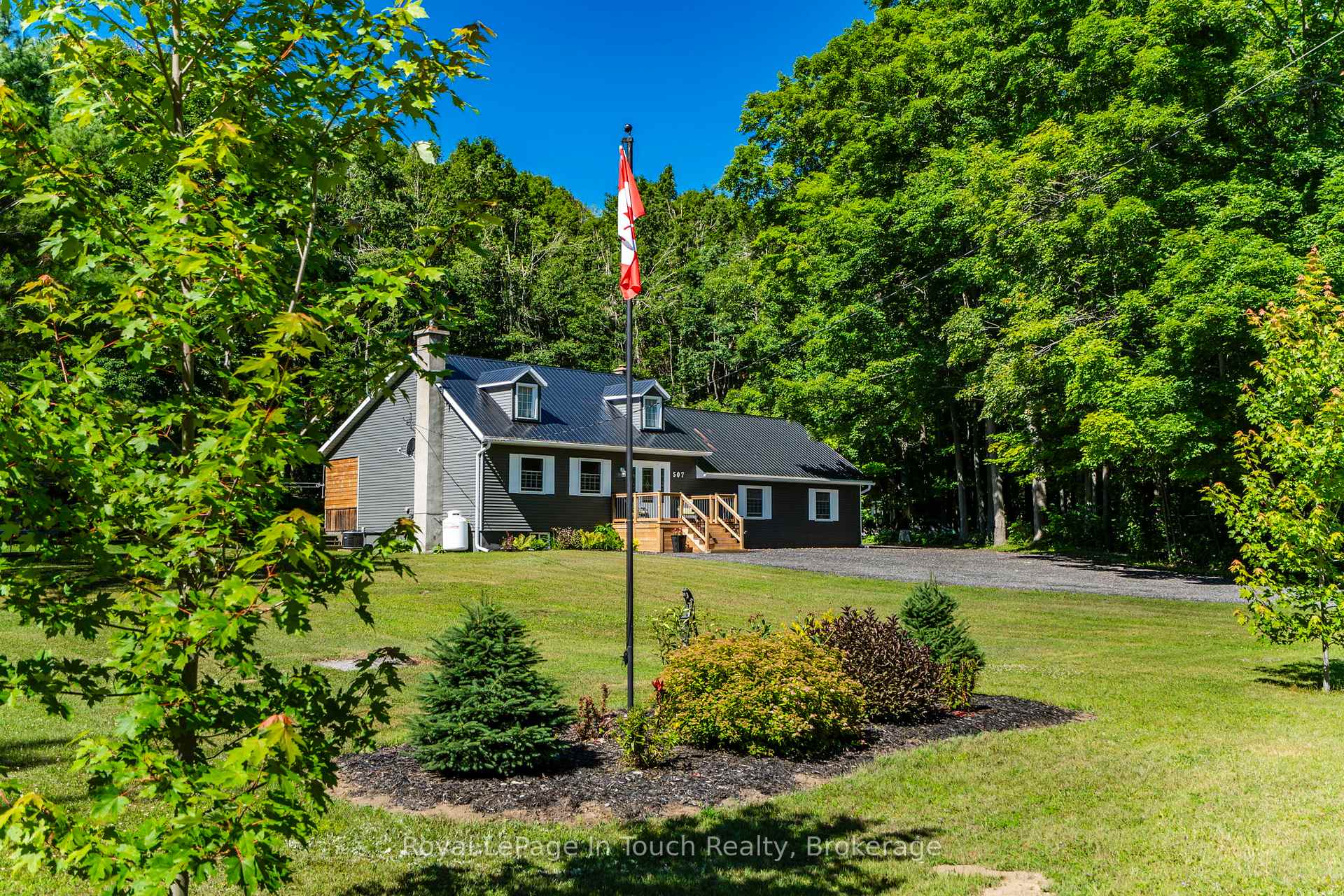 Photo 2 of 507 Lafontaine Road E, Tiny, Rural Tiny — HOMEH