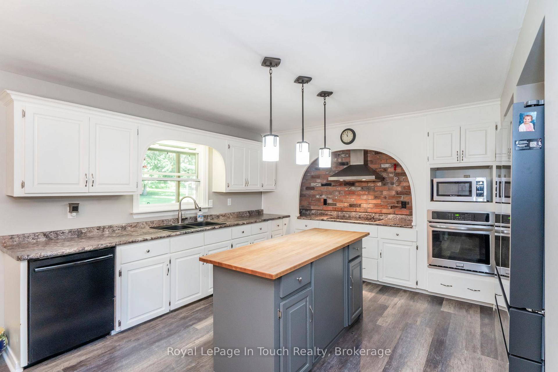 Photo 21 of 507 Lafontaine Road E, Tiny, Rural Tiny — HOMEH