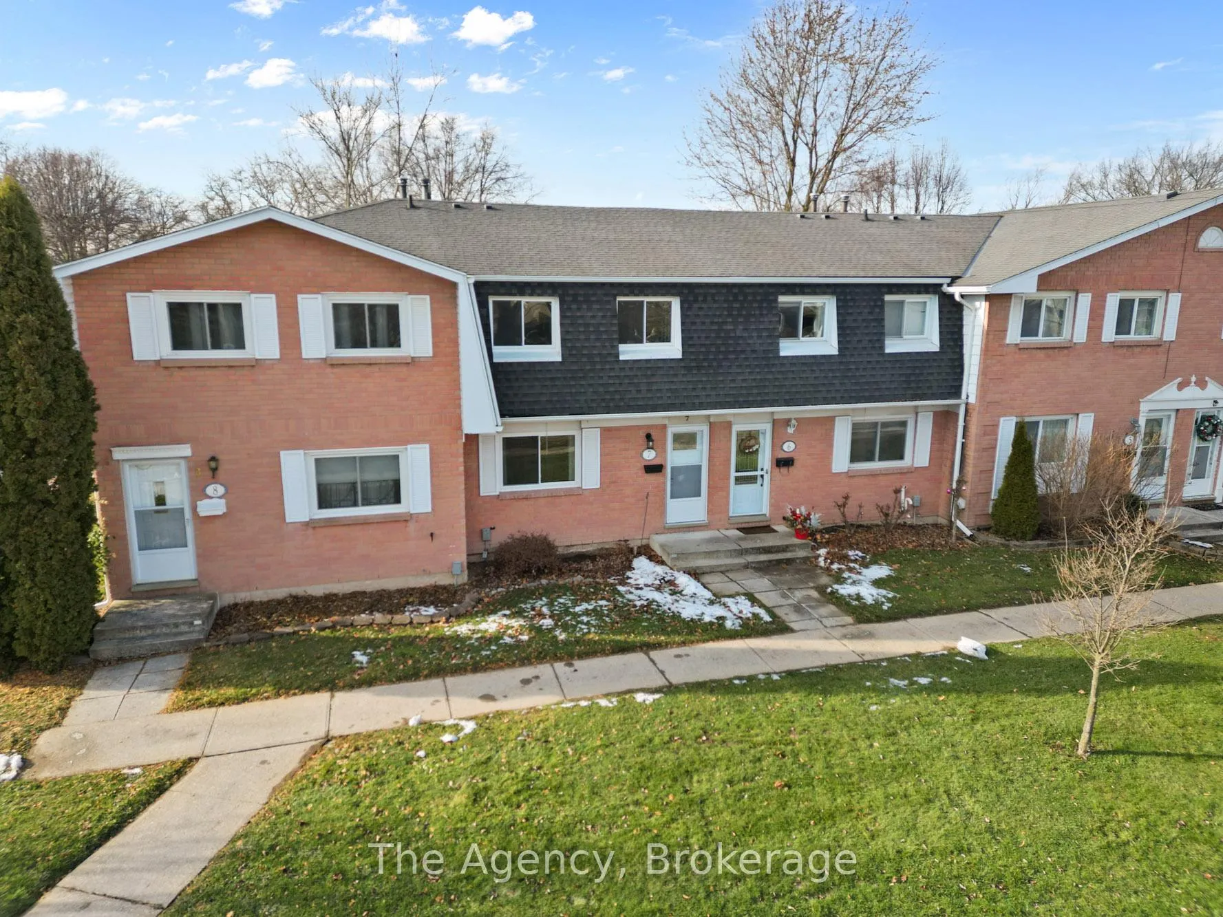 Photo 1 of Unit 7, 185 Denistoun Street, Welland, Broadway — HOMEH