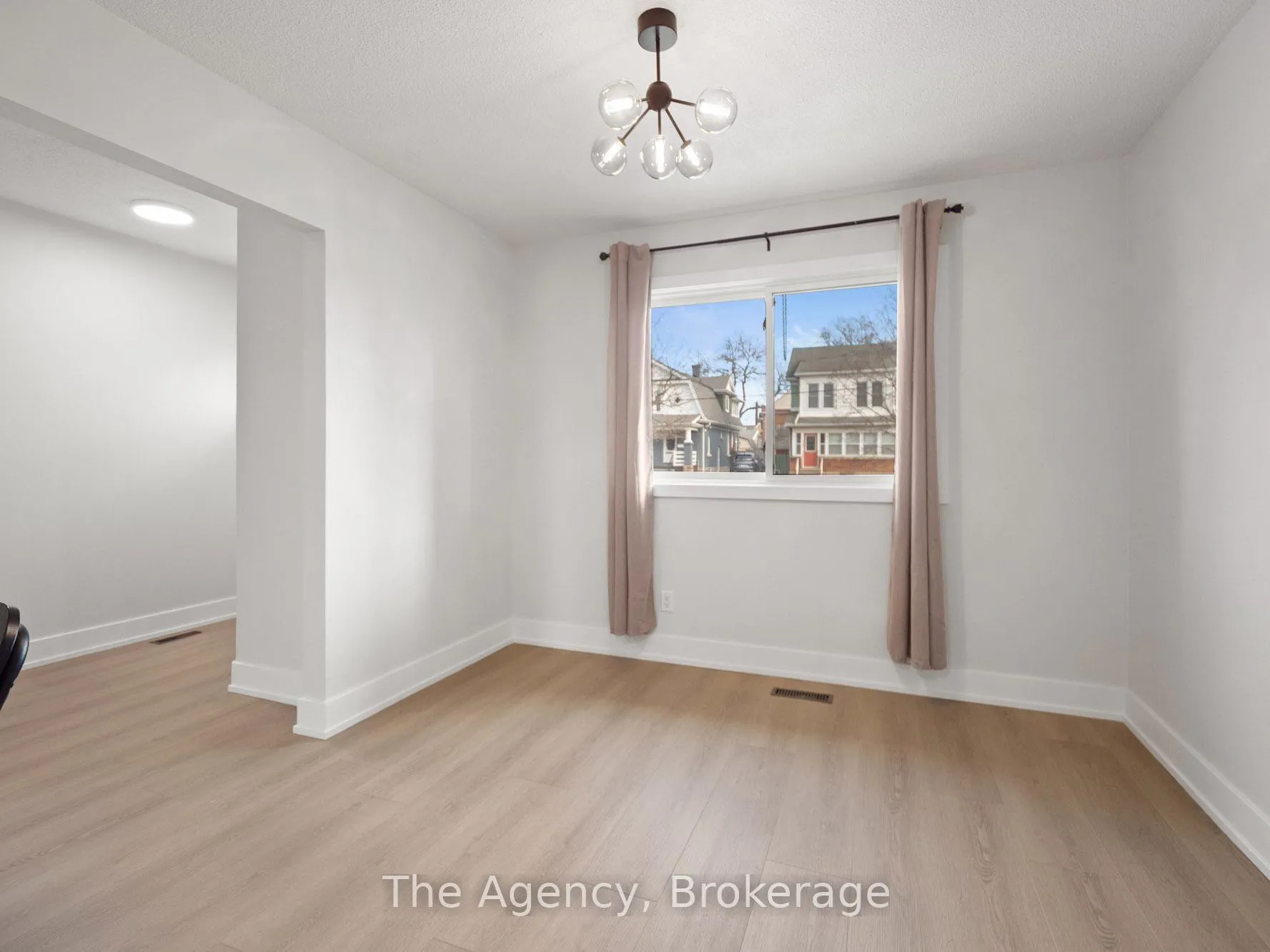 Photo 10 of Unit 7, 185 Denistoun Street, Welland, Broadway — HOMEH