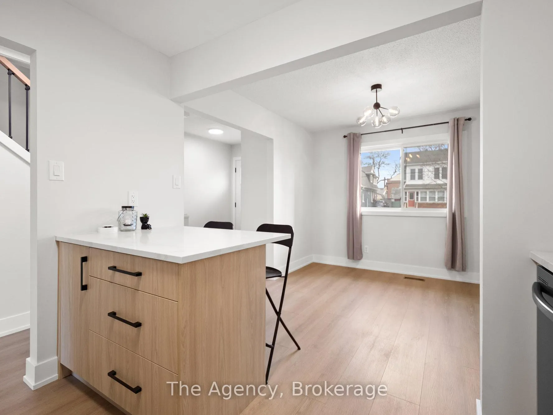 Photo 13 of Unit 7, 185 Denistoun Street, Welland, Broadway — HOMEH