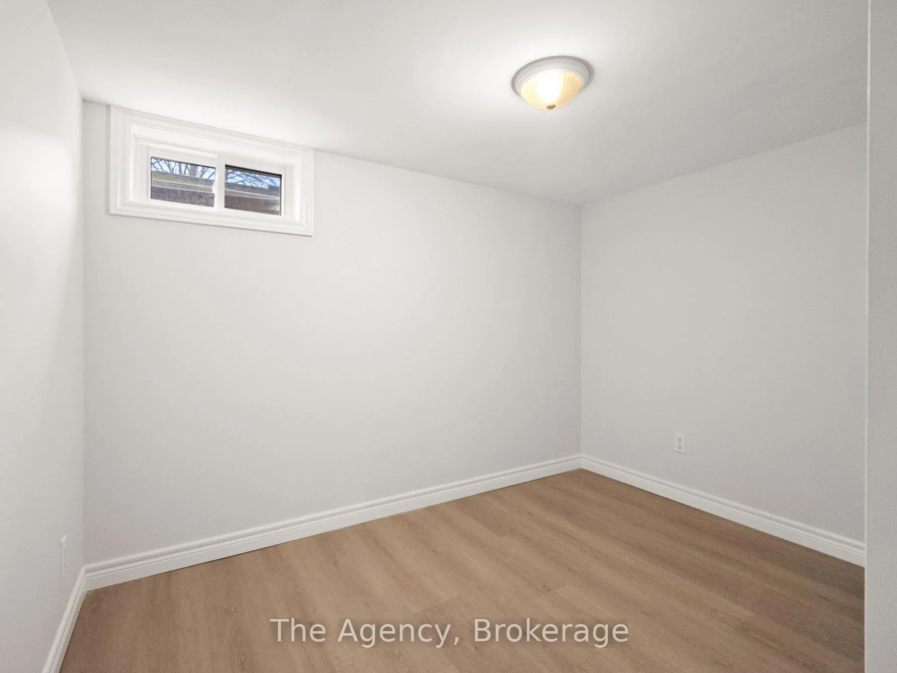 Photo 15 of Unit 7, 185 Denistoun Street, Welland, Broadway — HOMEH