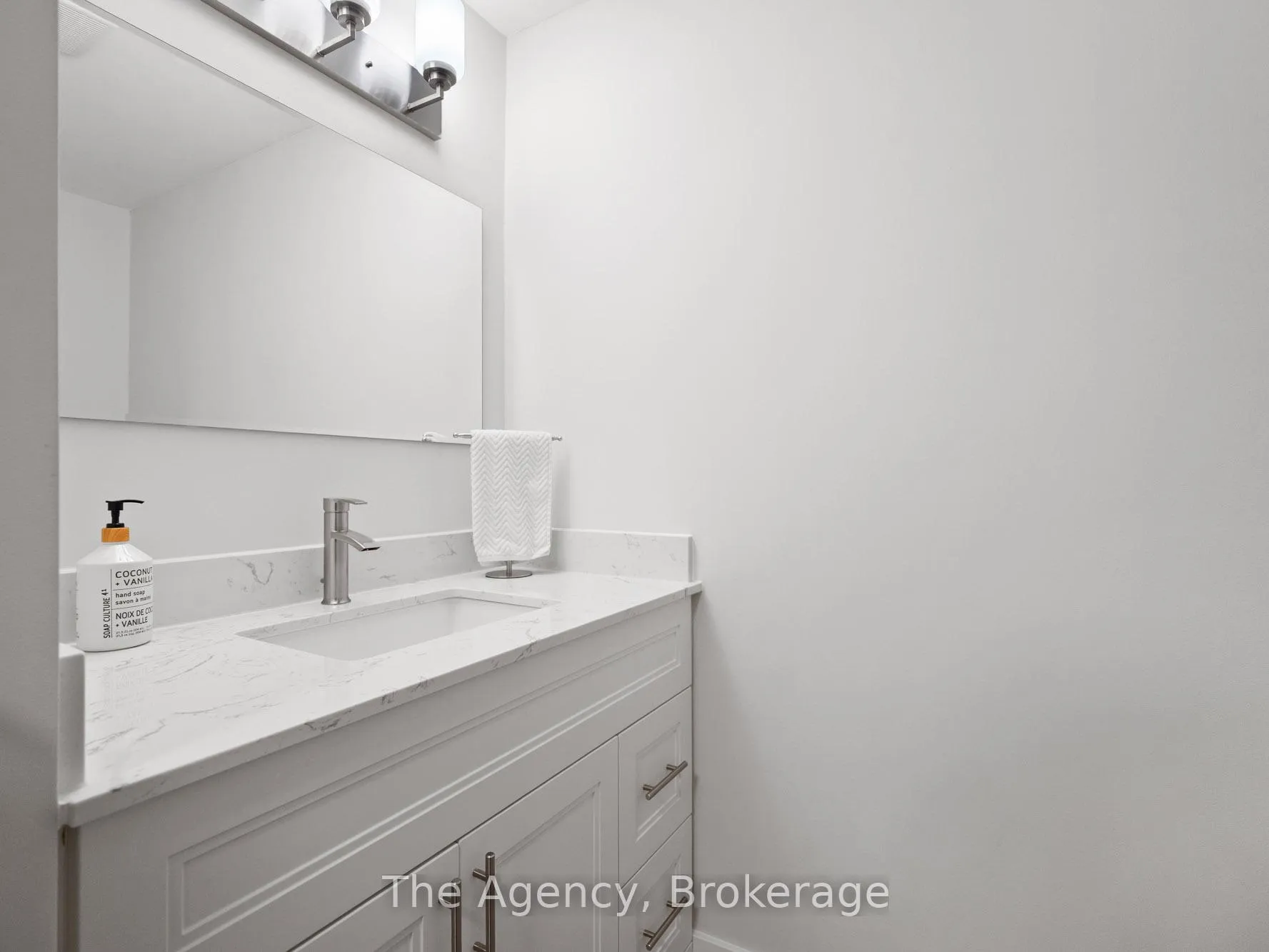 Photo 19 of Unit 7, 185 Denistoun Street, Welland, Broadway — HOMEH