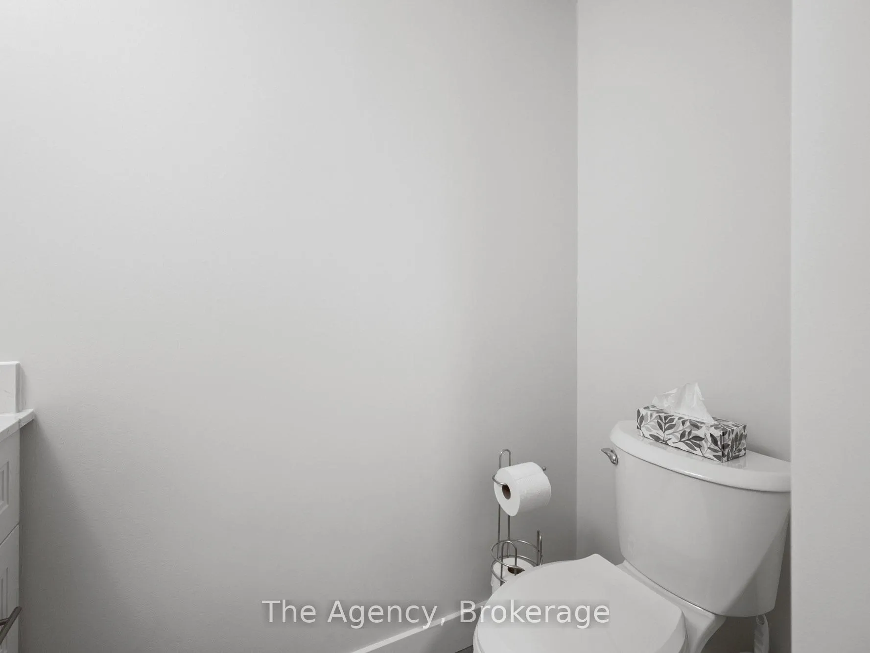 Photo 23 of Unit 7, 185 Denistoun Street, Welland, Broadway — HOMEH