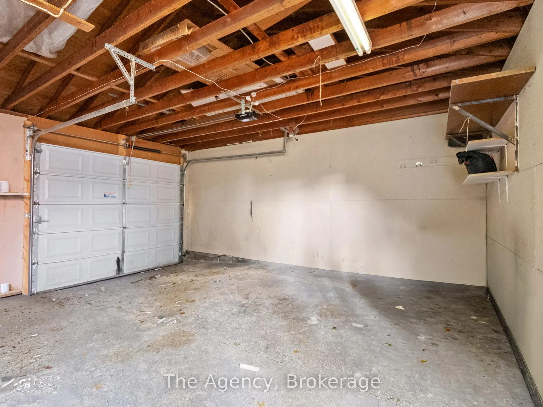 Photo 25 of Unit 7, 185 Denistoun Street, Welland, Broadway — HOMEH