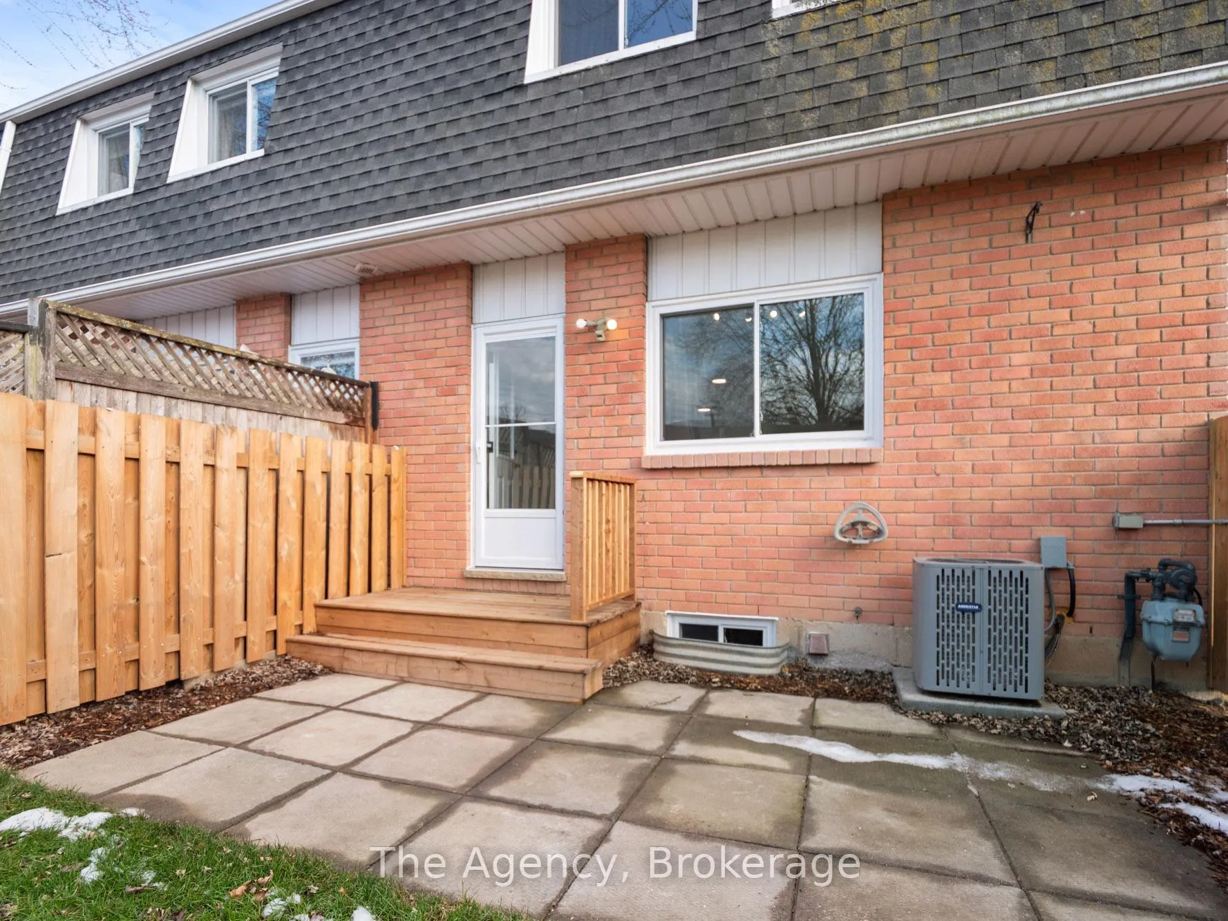 Photo 27 of Unit 7, 185 Denistoun Street, Welland, Broadway — HOMEH