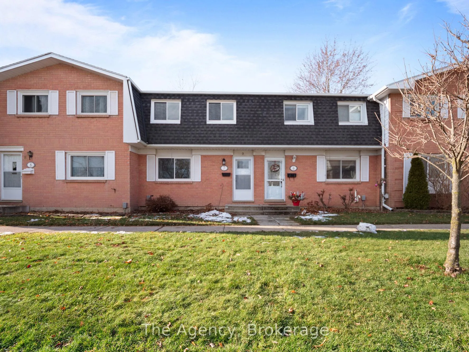 Photo 28 of Unit 7, 185 Denistoun Street, Welland, Broadway — HOMEH