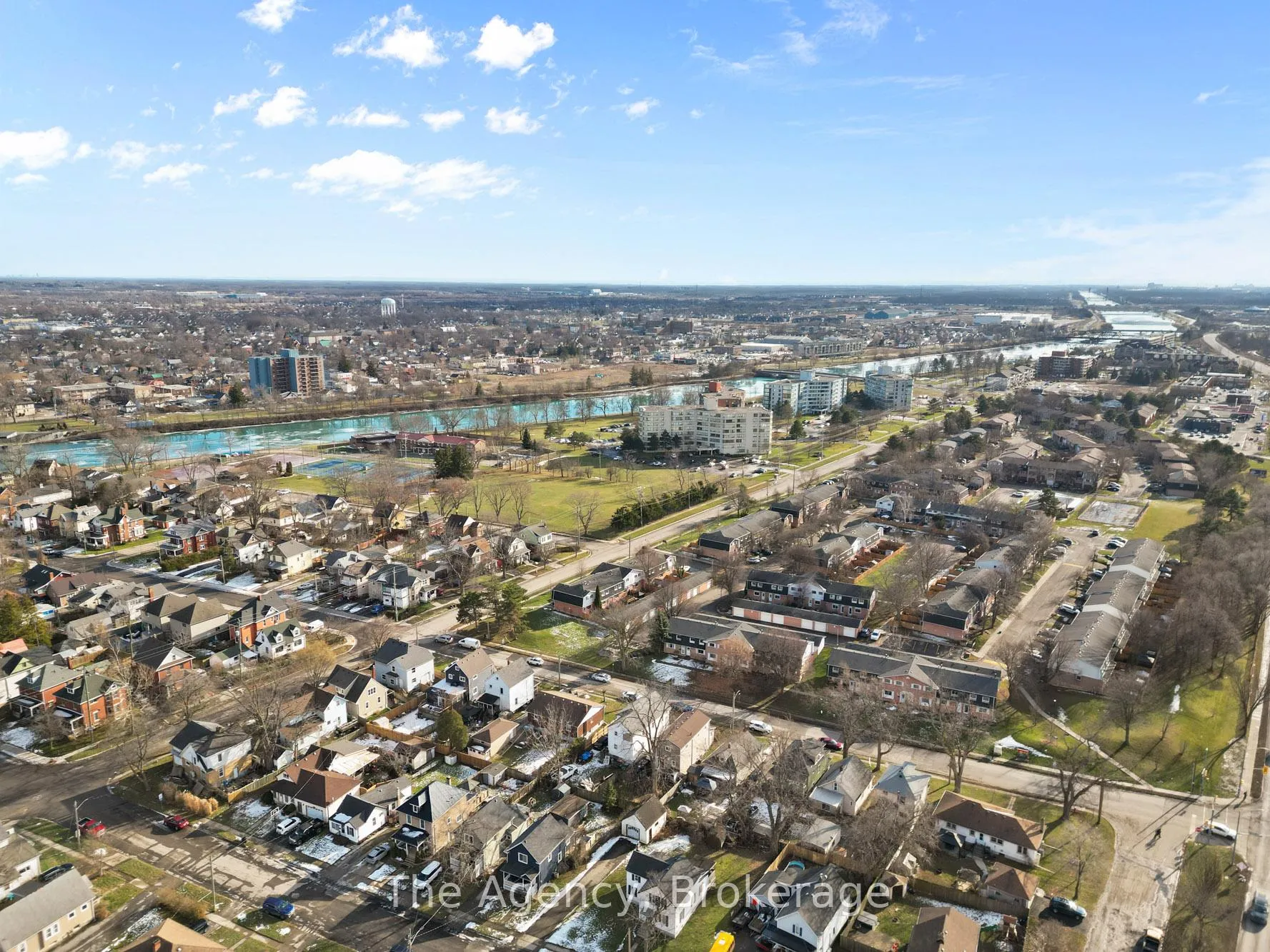 Photo 34 of Unit 7, 185 Denistoun Street, Welland, Broadway — HOMEH