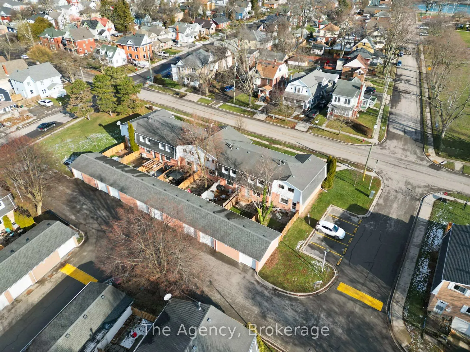 Photo 37 of Unit 7, 185 Denistoun Street, Welland, Broadway — HOMEH