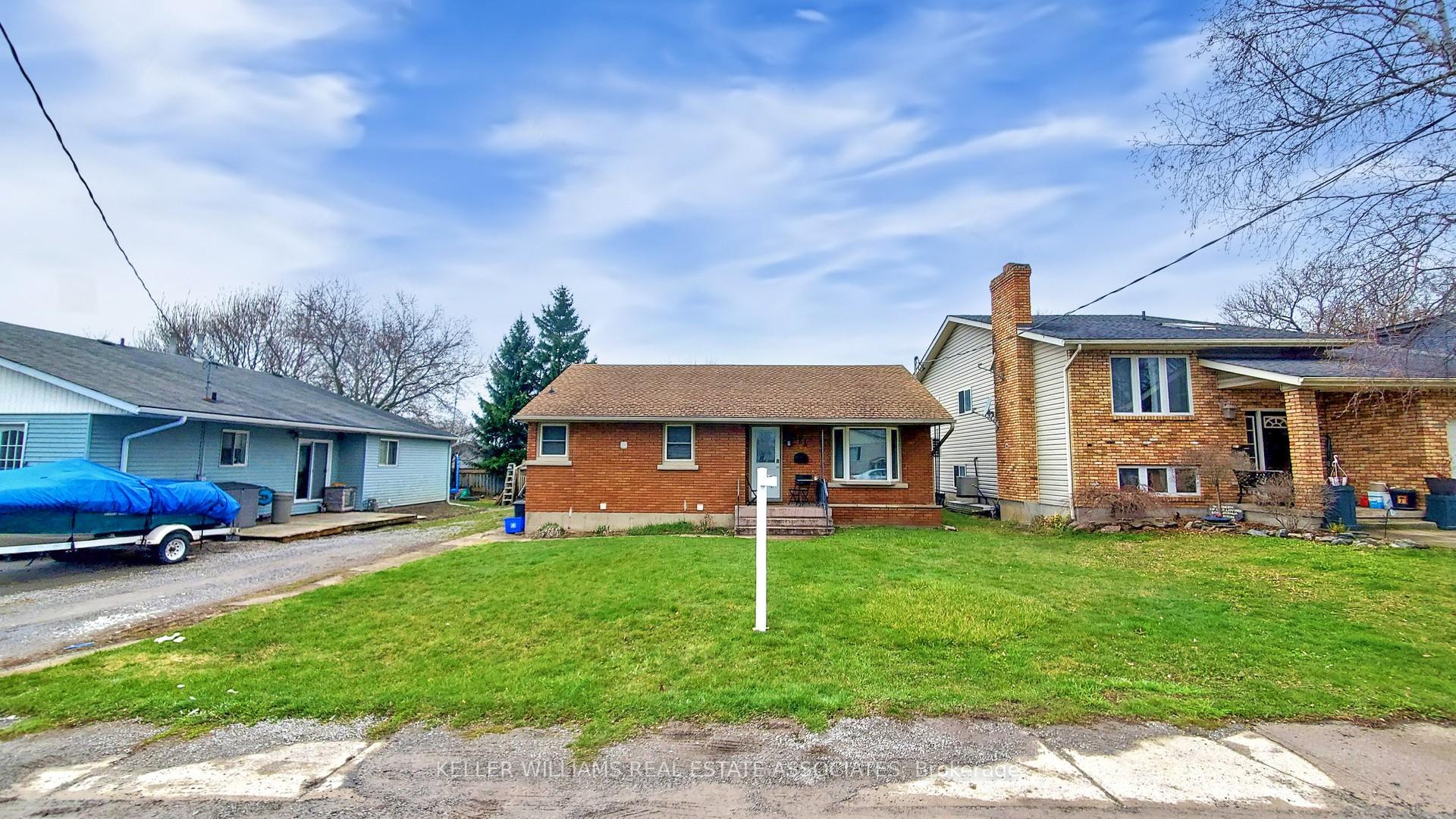 Photo 3 of 121 Mackan Street, Thorold, Allanburg/Thorold South — HOMEH