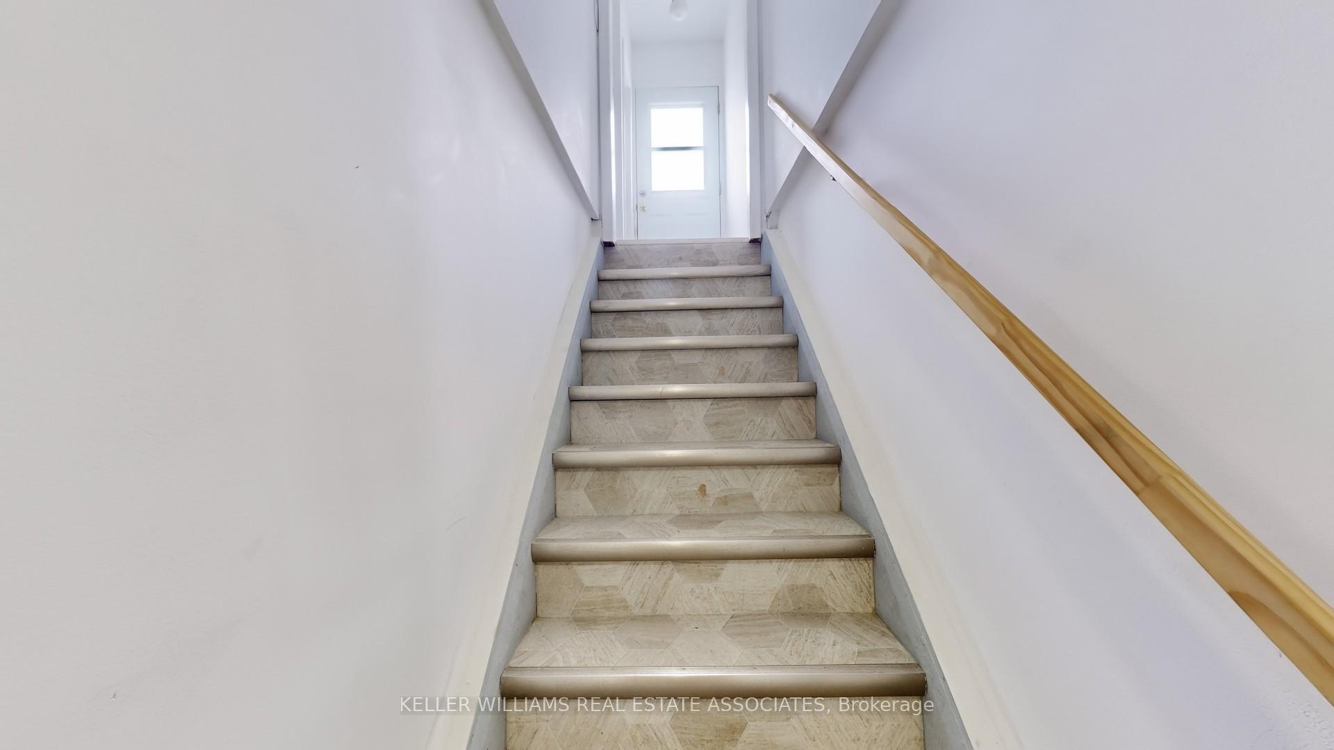 Photo 23 of 121 Mackan Street, Thorold, Allanburg/Thorold South — HOMEH