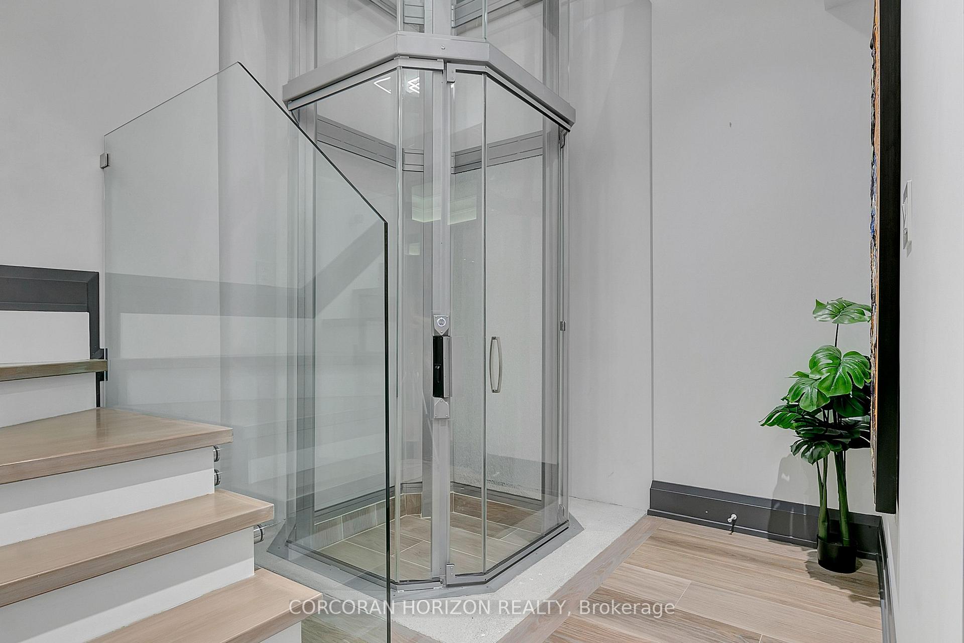 Photo 4 of 70A Hillside Drive N, Toronto, Broadview North — HOMEH