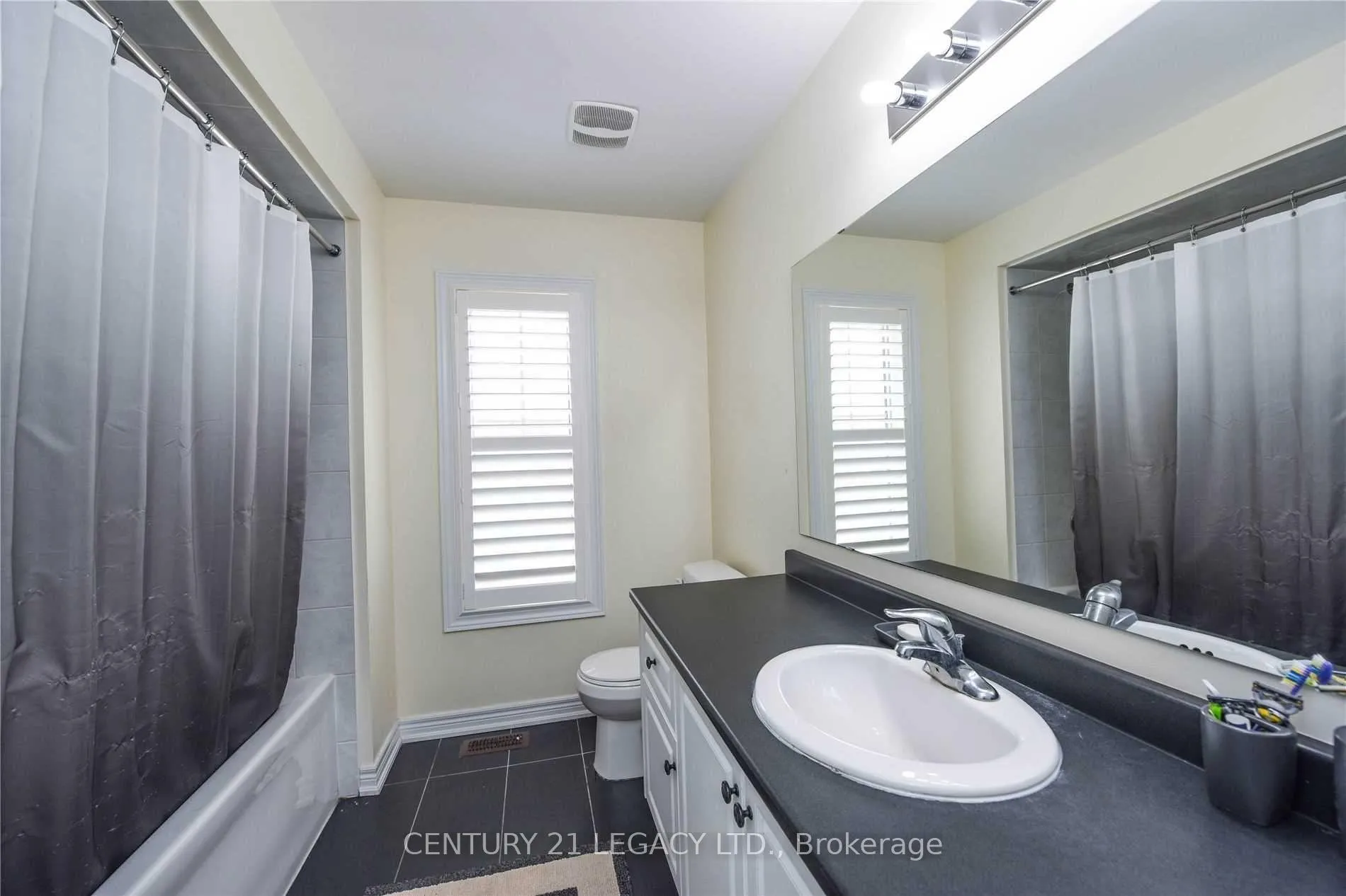 Photo 9 of 73 Buchanan Crescent, Brampton, Credit Valley — HOMEH