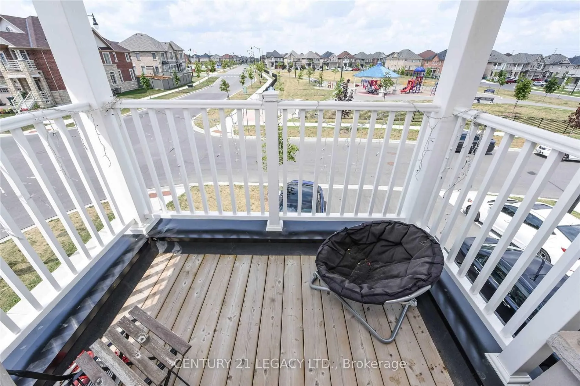 Photo 10 of 73 Buchanan Crescent, Brampton, Credit Valley — HOMEH