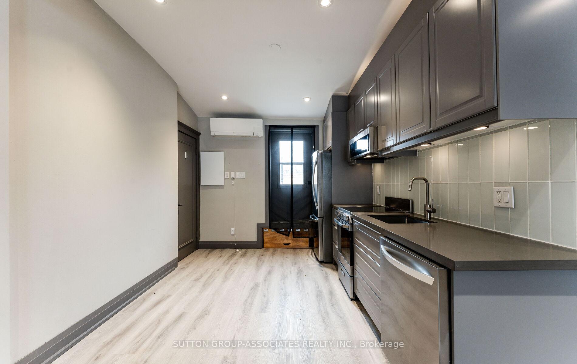 Photo 2 of Unit 3, 484 Bloor Street W, Toronto, The Annex — HOMEH