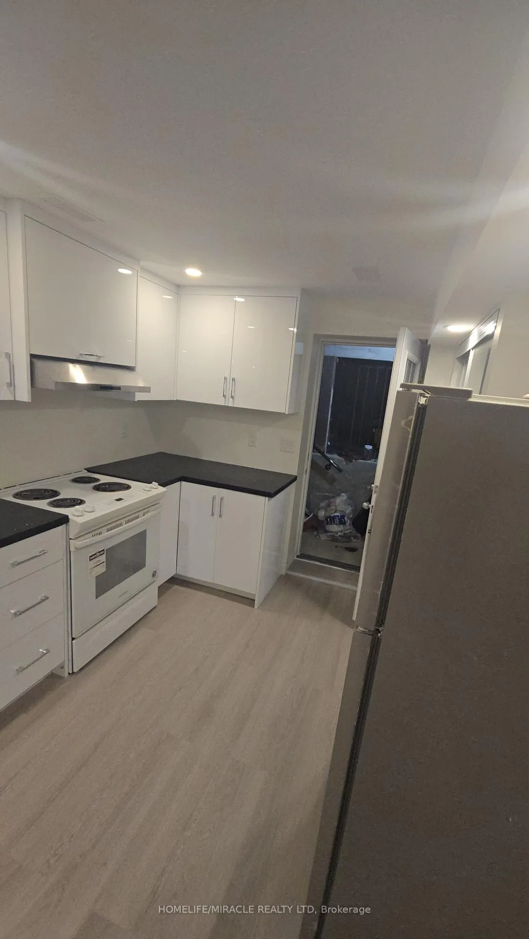 Photo 3 of Unit Bsmt, 16 Meadowcrest Lane, Brampton, Northwest Brampton — HOMEH