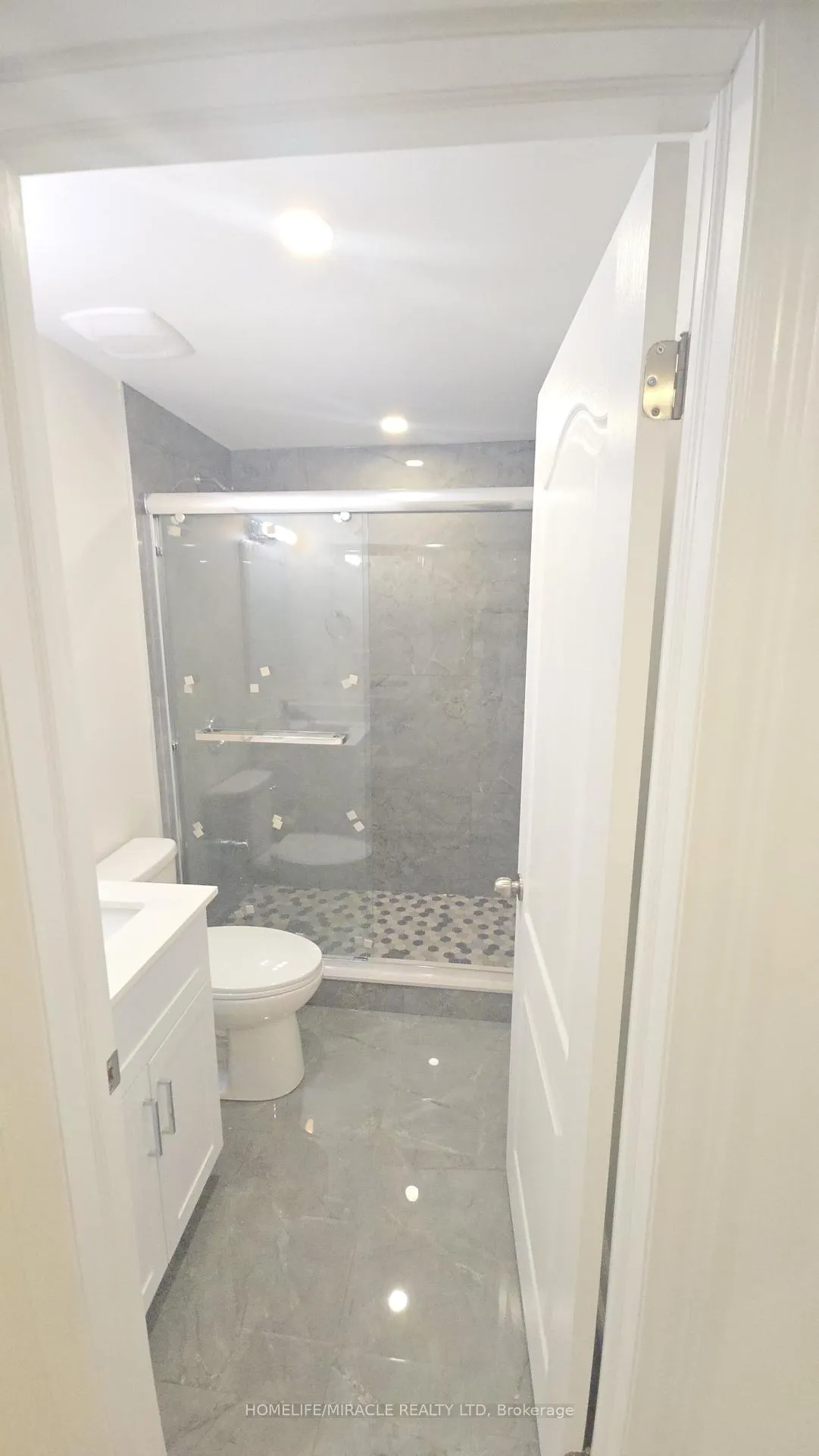 Photo 16 of Unit Bsmt, 16 Meadowcrest Lane, Brampton, Northwest Brampton — HOMEH