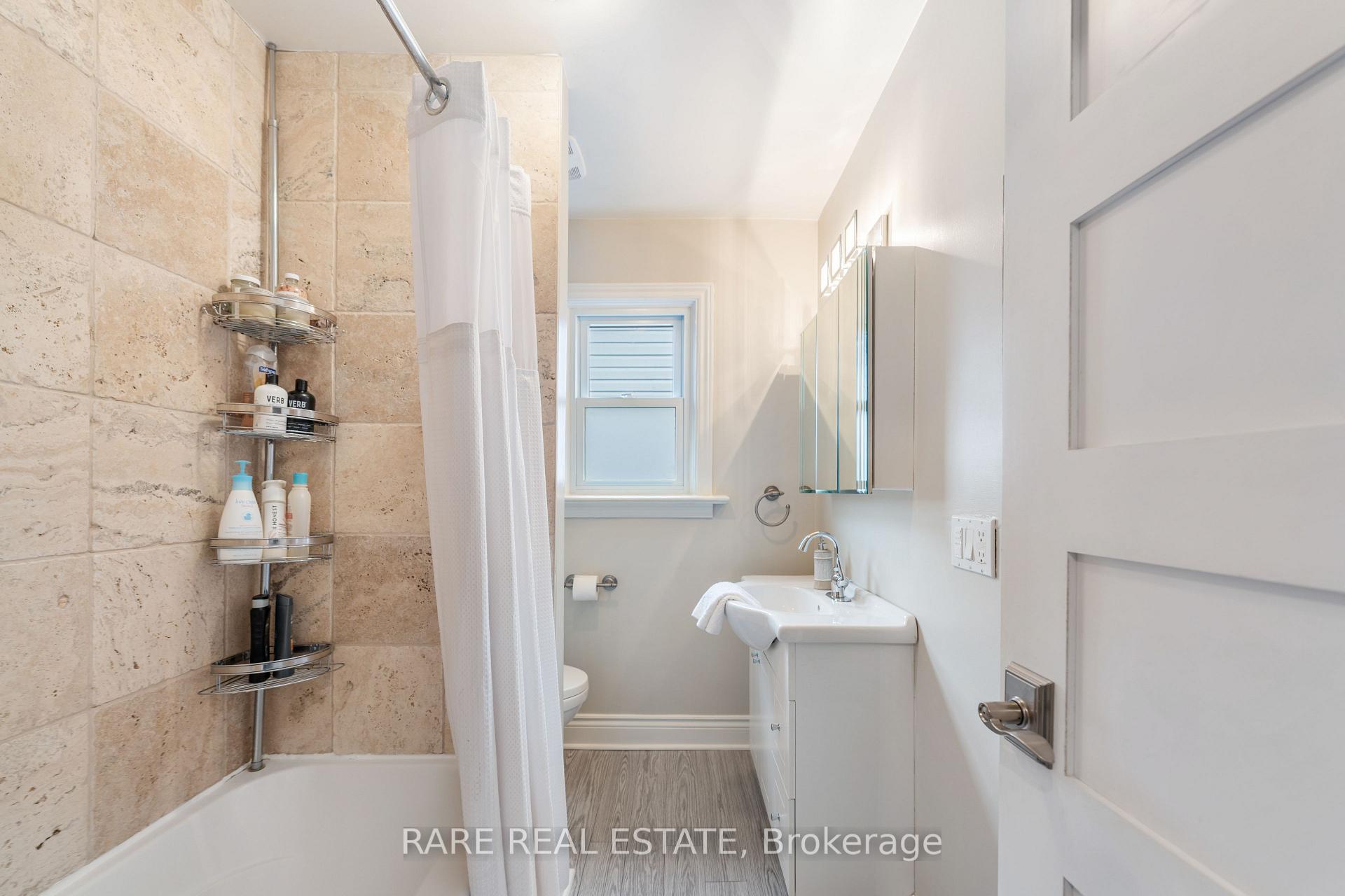 Photo 13 of 152 Queensdale Avenue, Toronto, Danforth Village-East York — HOMEH