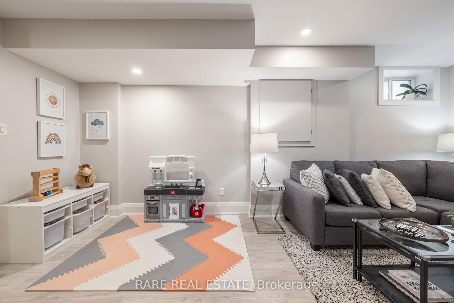 Photo 19 of 152 Queensdale Avenue, Toronto, Danforth Village-East York — HOMEH