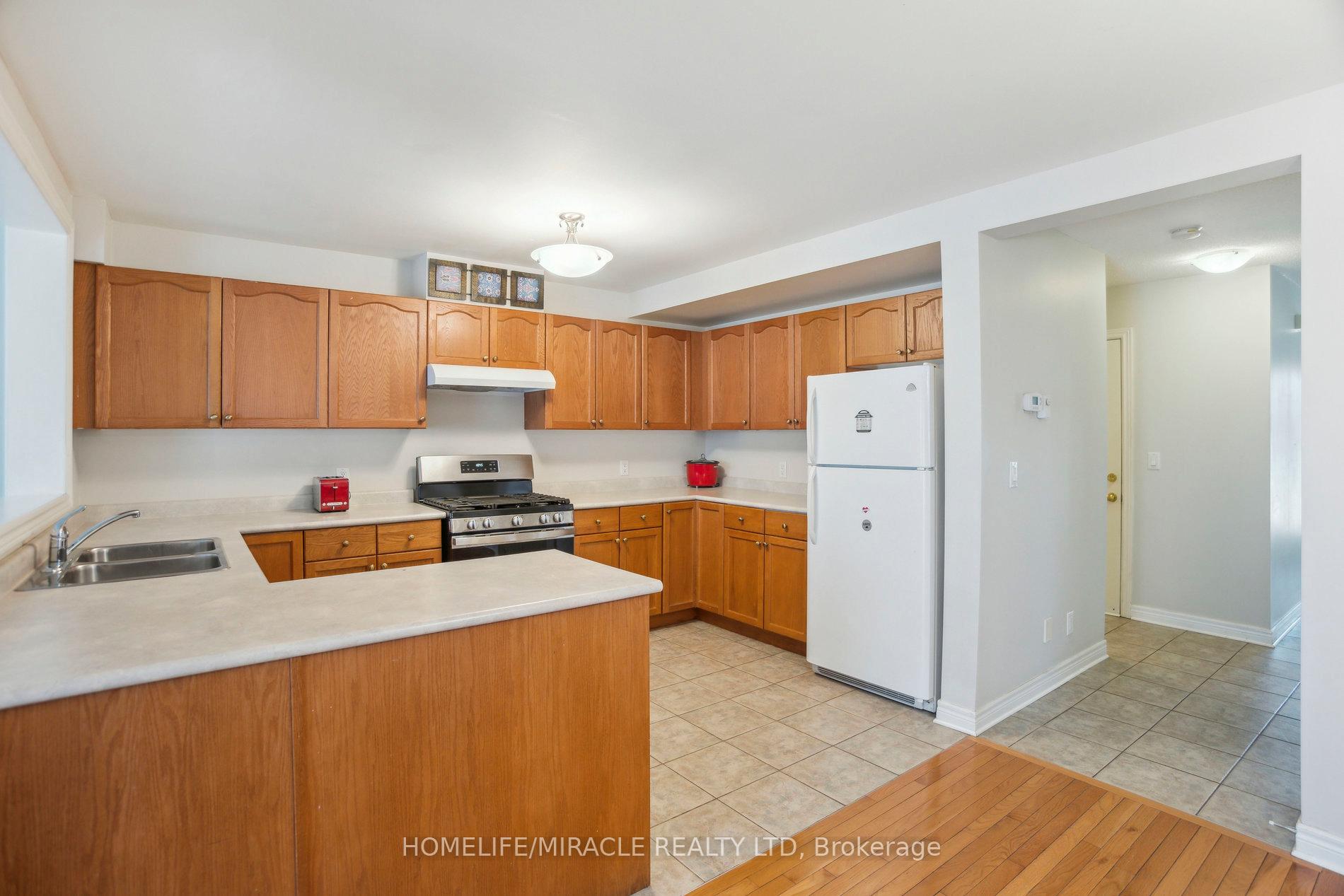 Photo 6 of 74 Raspberry Trail, Thorold, Confederation Heights — HOMEH