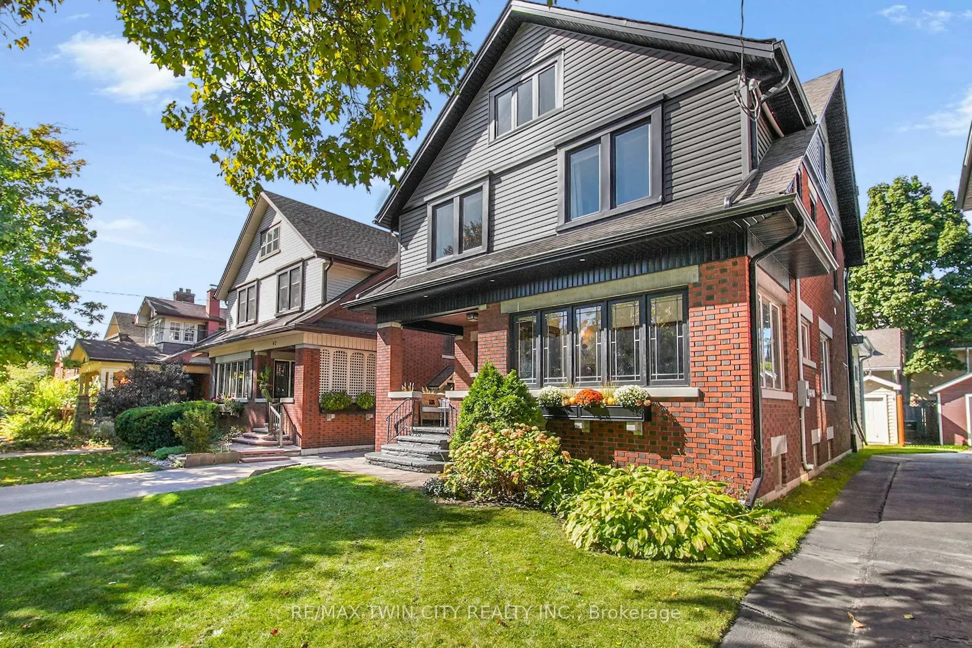 Photo 3 of 60 Heins Avenue, Kitchener, Victoria Park — HOMEH