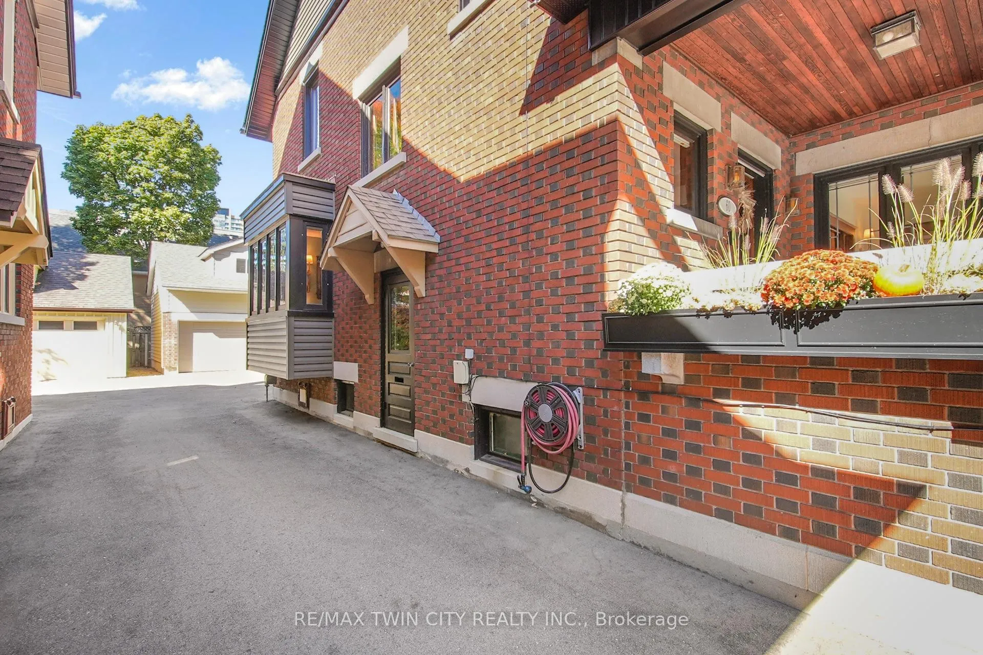 Photo 6 of 60 Heins Avenue, Kitchener, Victoria Park — HOMEH