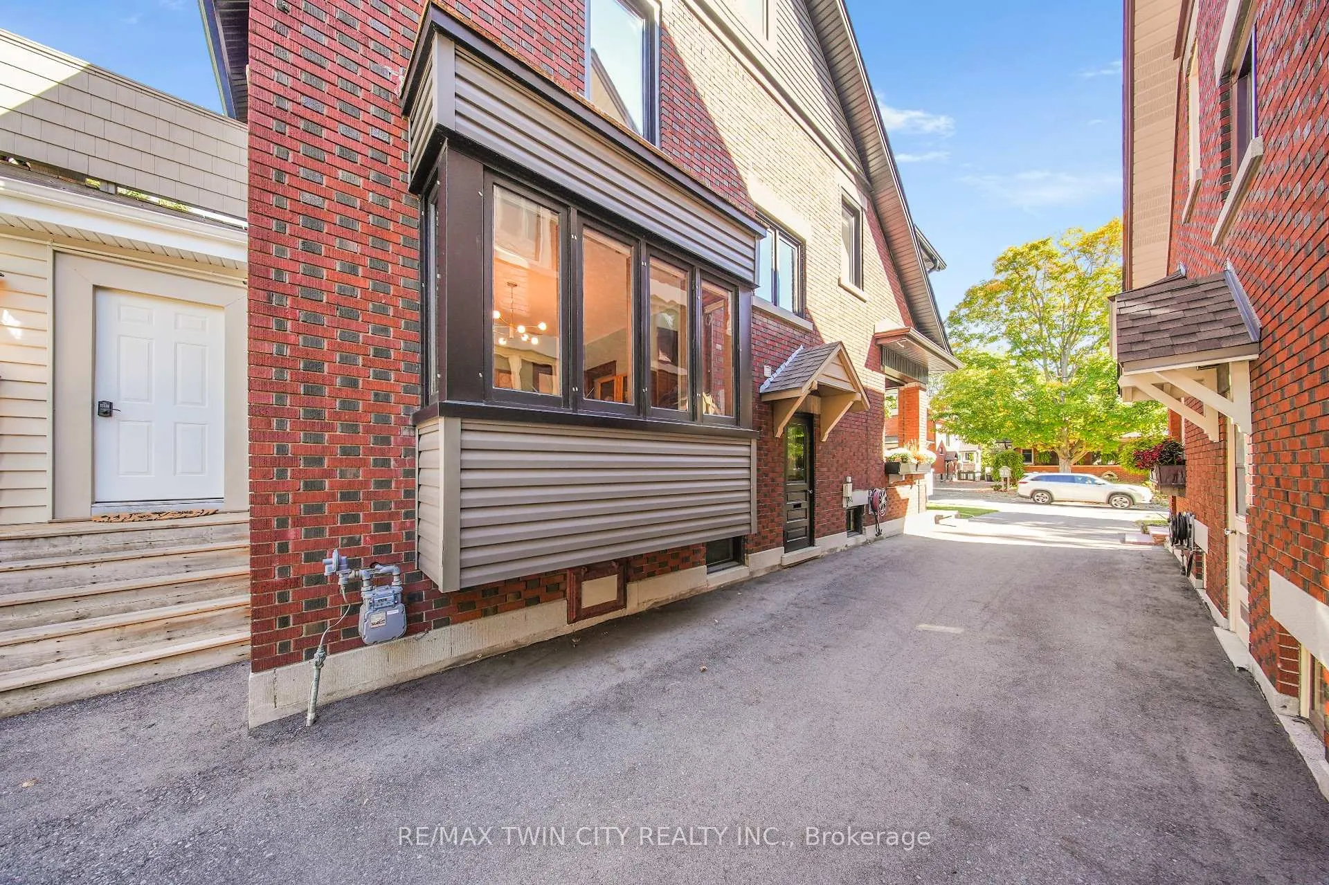 Photo 7 of 60 Heins Avenue, Kitchener, Victoria Park — HOMEH