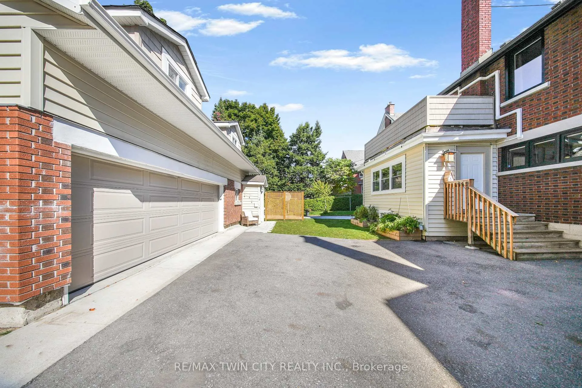 Photo 8 of 60 Heins Avenue, Kitchener, Victoria Park — HOMEH