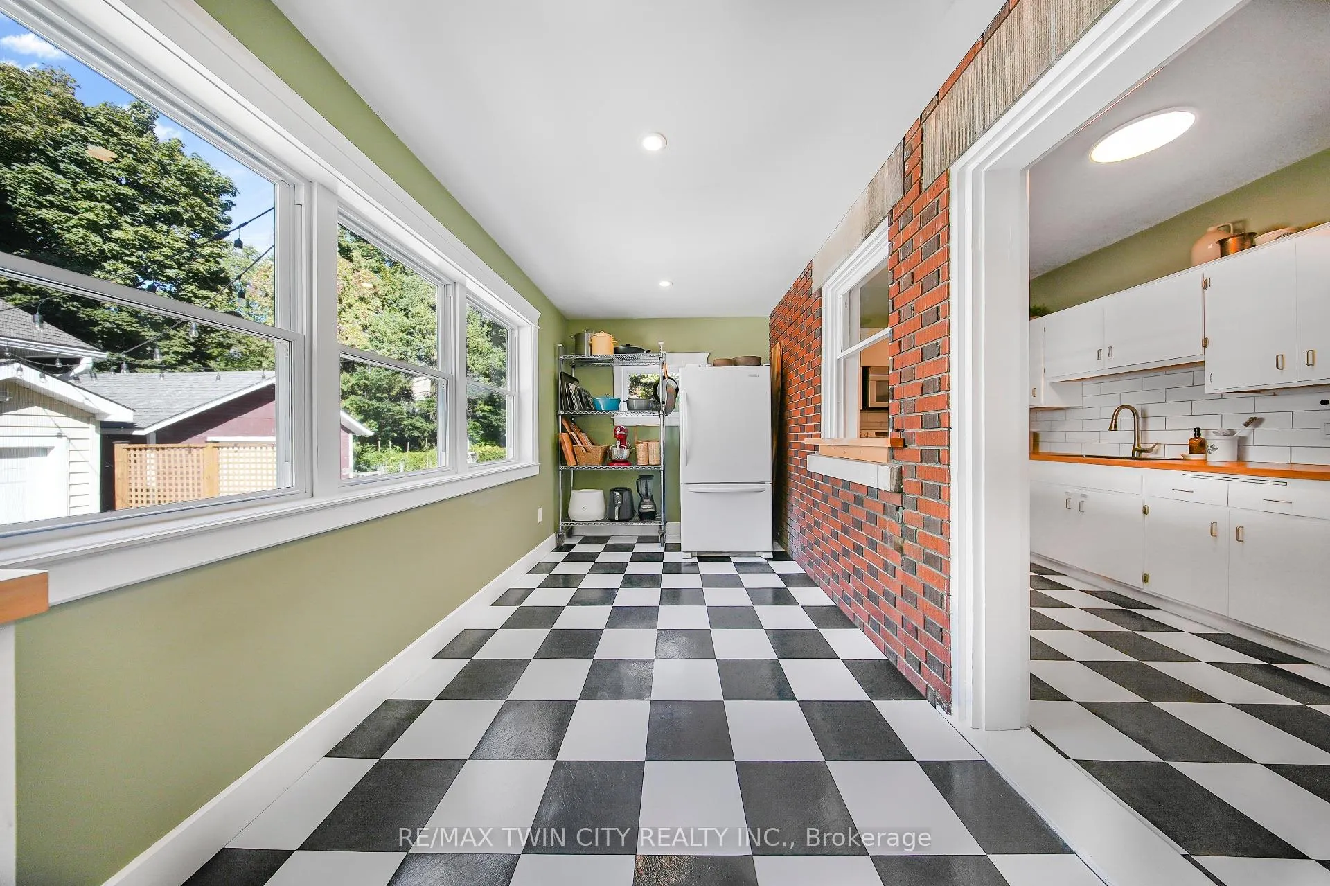 Photo 19 of 60 Heins Avenue, Kitchener, Victoria Park — HOMEH