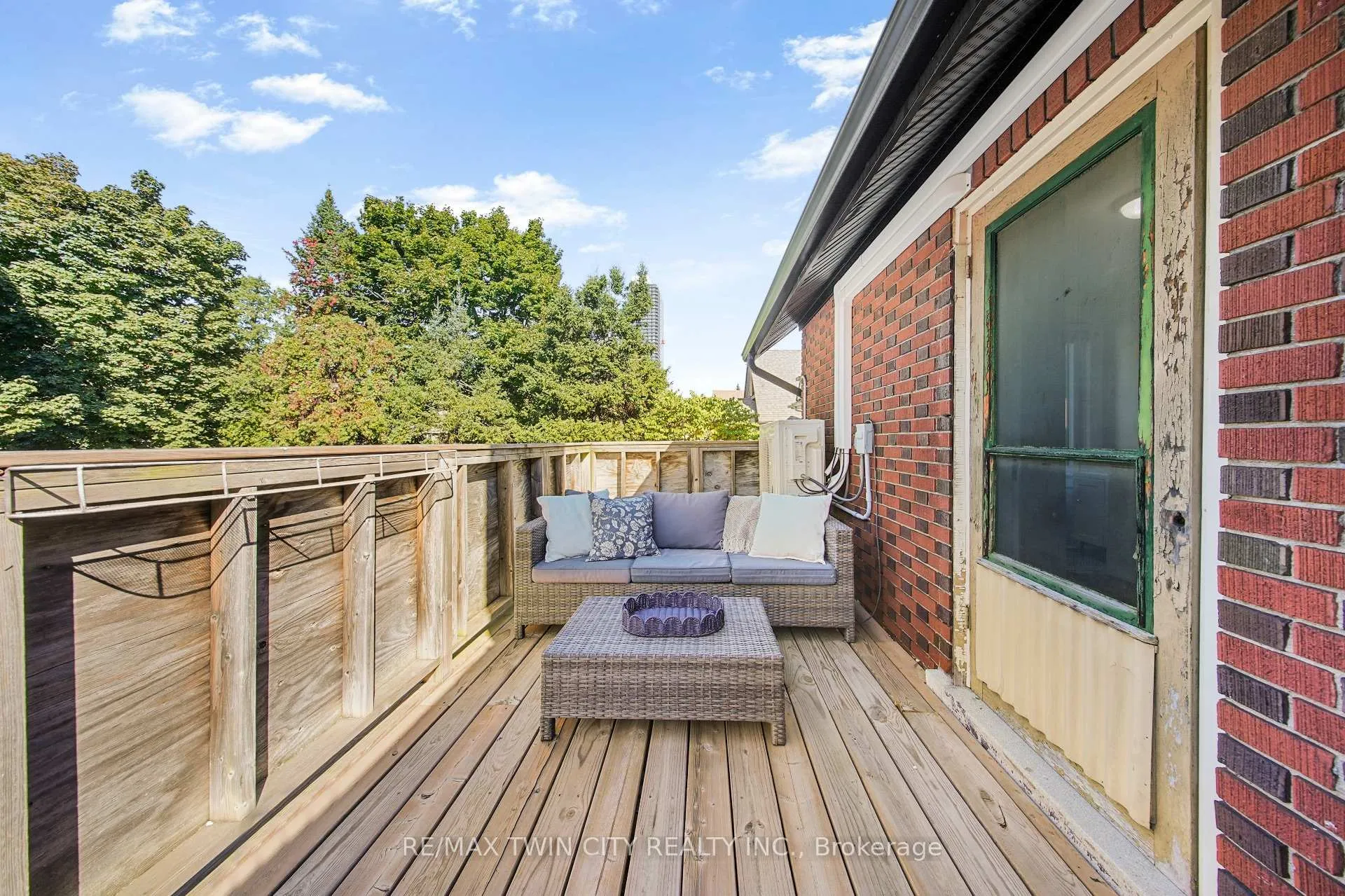 Photo 31 of 60 Heins Avenue, Kitchener, Victoria Park — HOMEH
