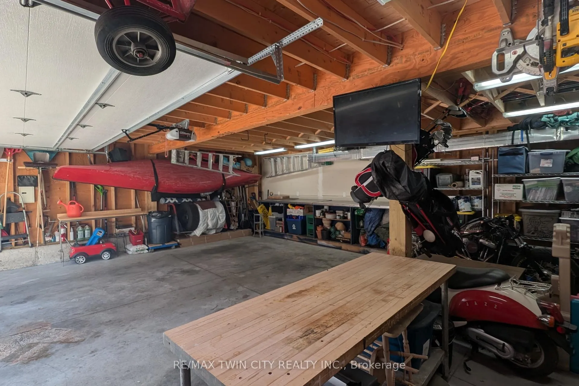 Photo 43 of 60 Heins Avenue, Kitchener, Victoria Park — HOMEH