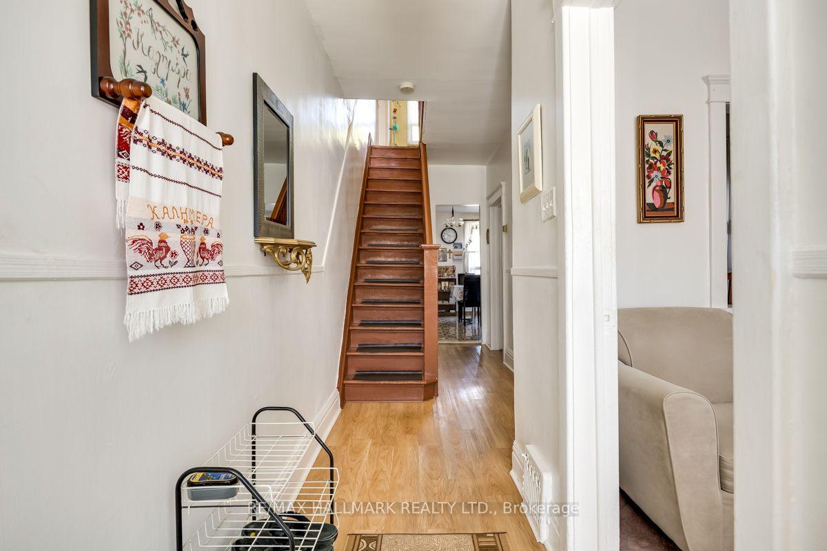 Photo 6 of 26 Milverton Boulevard, Toronto, Danforth — HOMEH