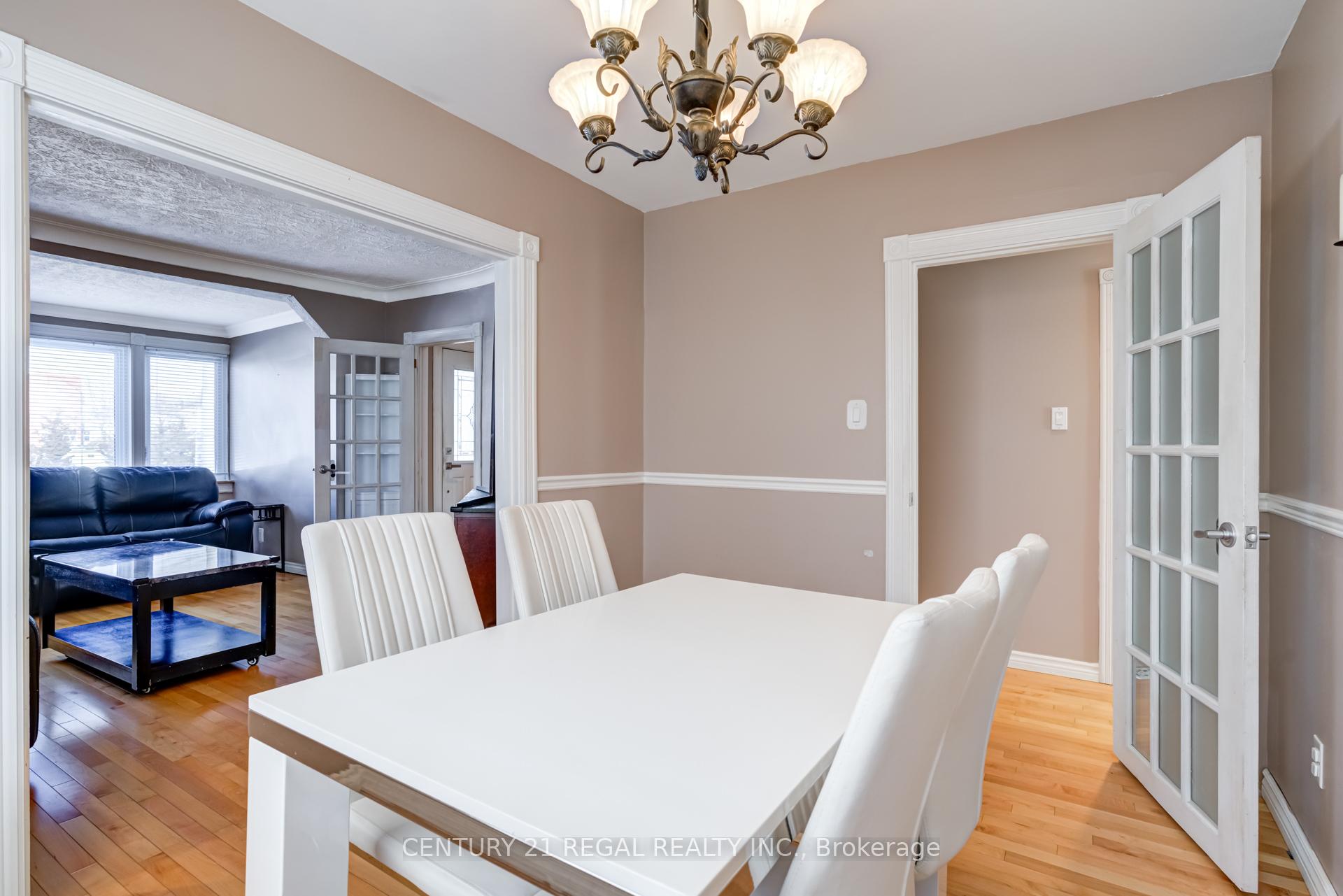 Photo 6 of 527 Sammon Avenue, Toronto, Danforth Village-East York — HOMEH