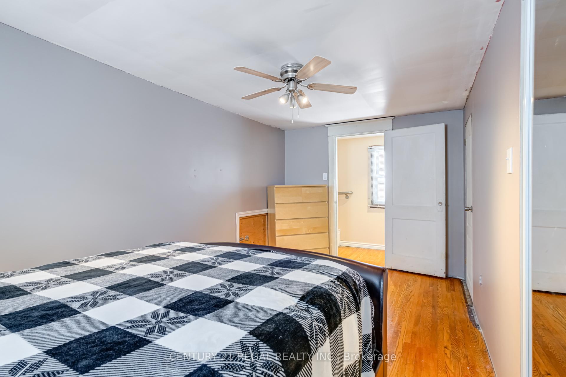 Photo 22 of 527 Sammon Avenue, Toronto, Danforth Village-East York — HOMEH