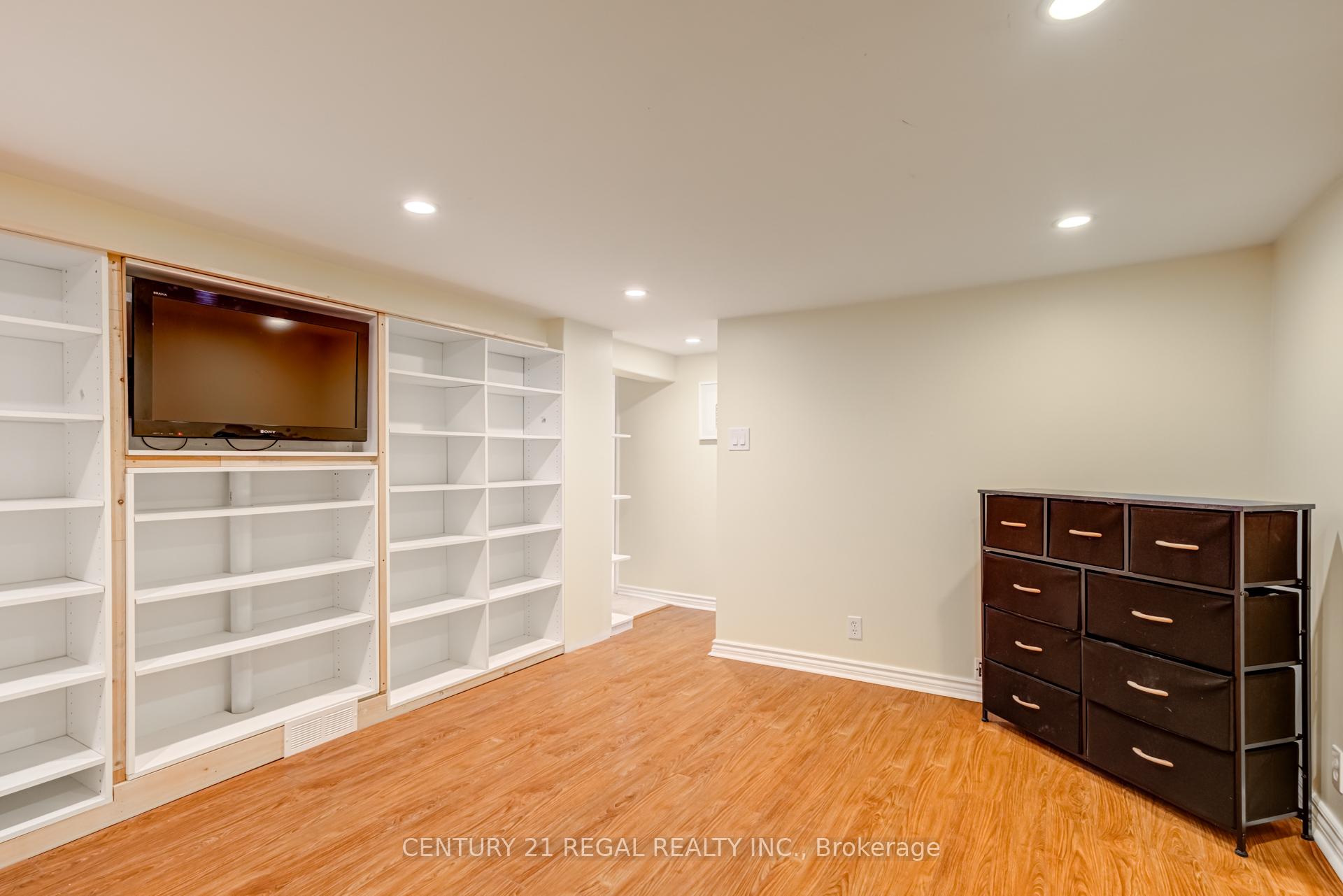 Photo 26 of 527 Sammon Avenue, Toronto, Danforth Village-East York — HOMEH