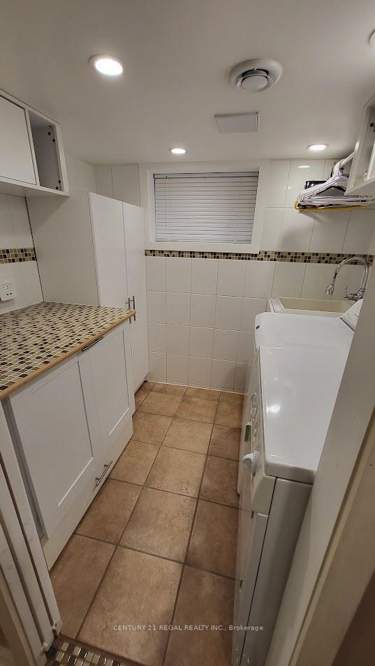 Photo 33 of 527 Sammon Avenue, Toronto, Danforth Village-East York — HOMEH