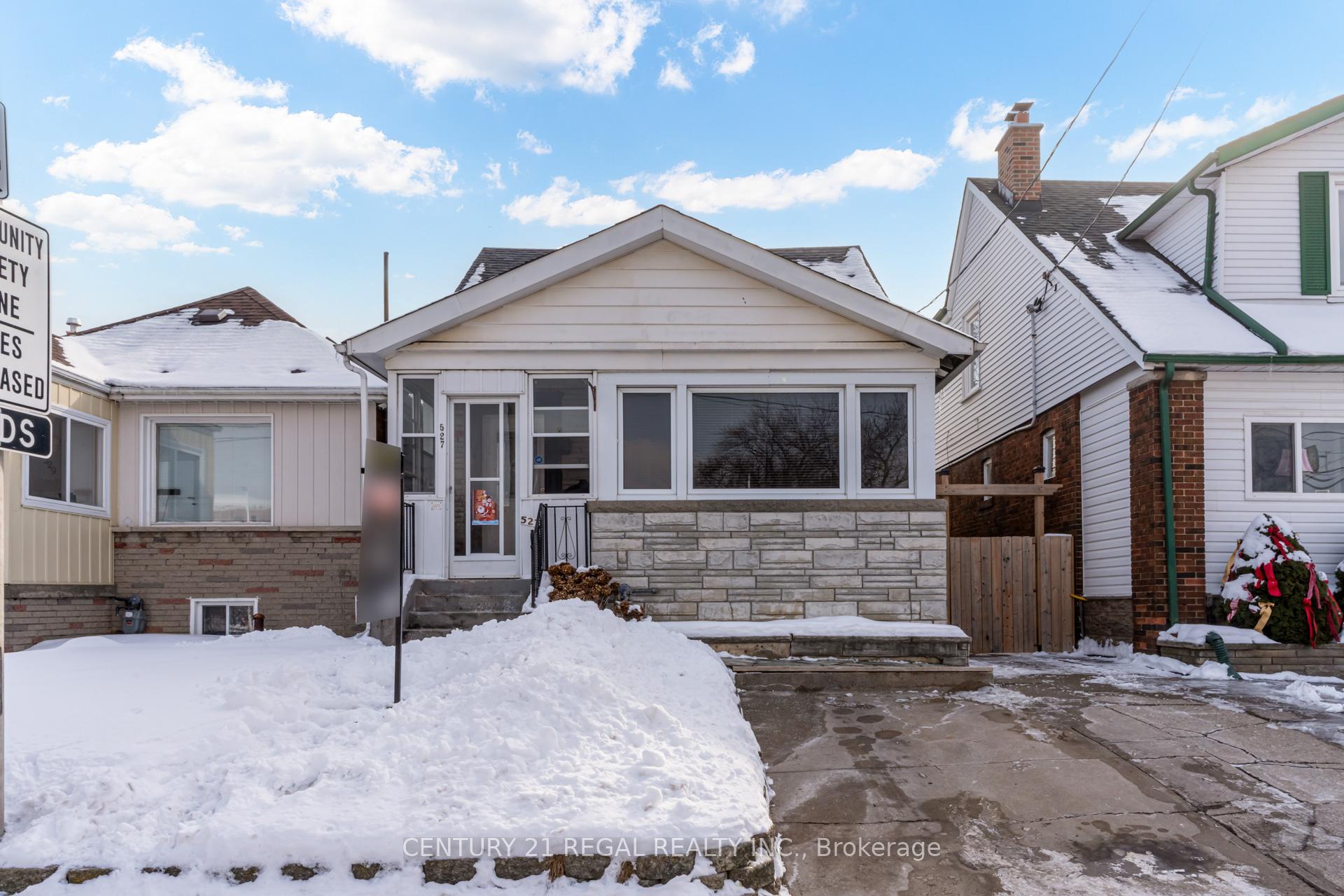 Photo 38 of 527 Sammon Avenue, Toronto, Danforth Village-East York — HOMEH