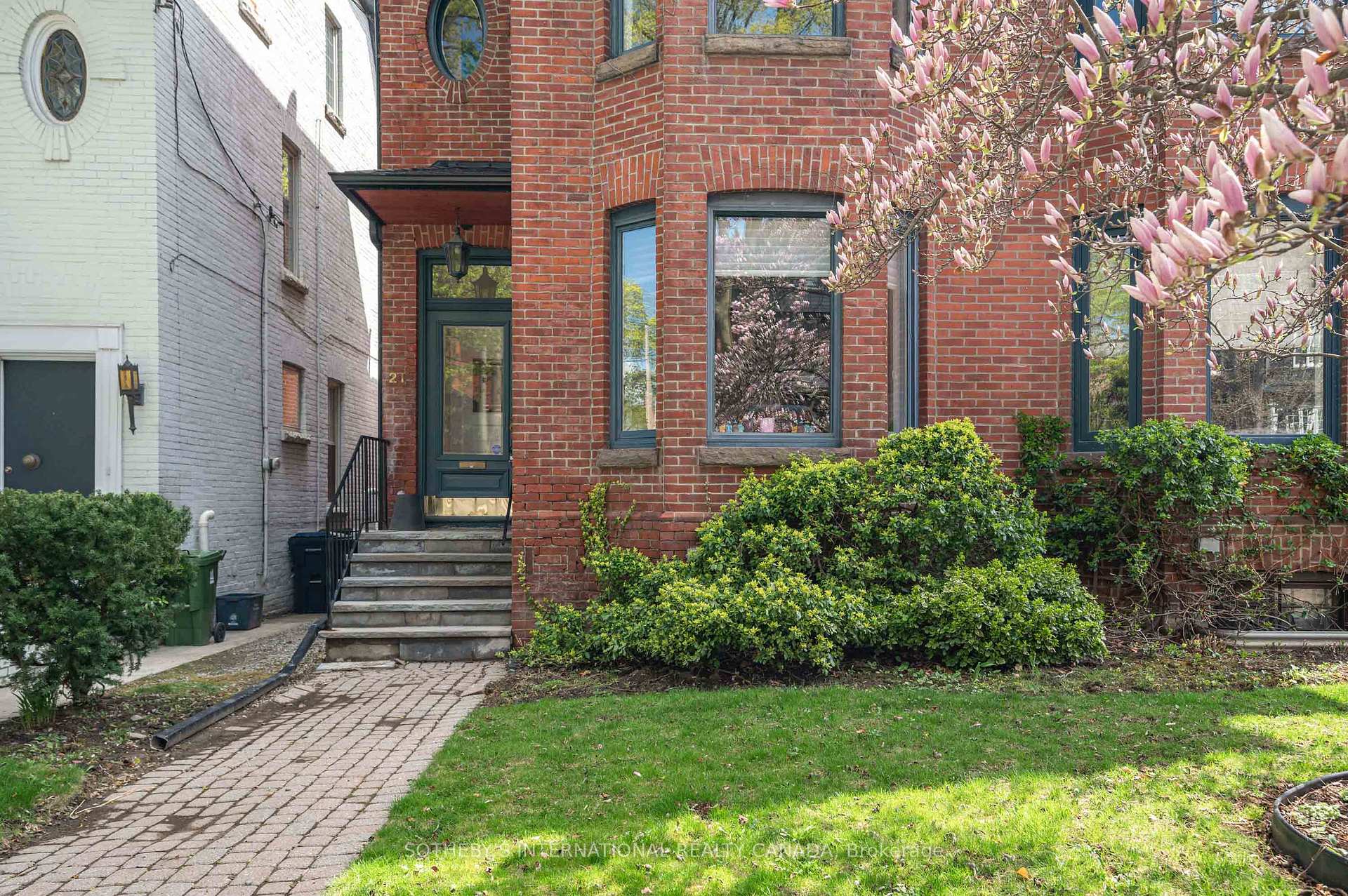 Photo 2 of 21 Chicora Avenue, Toronto, The Annex — HOMEH