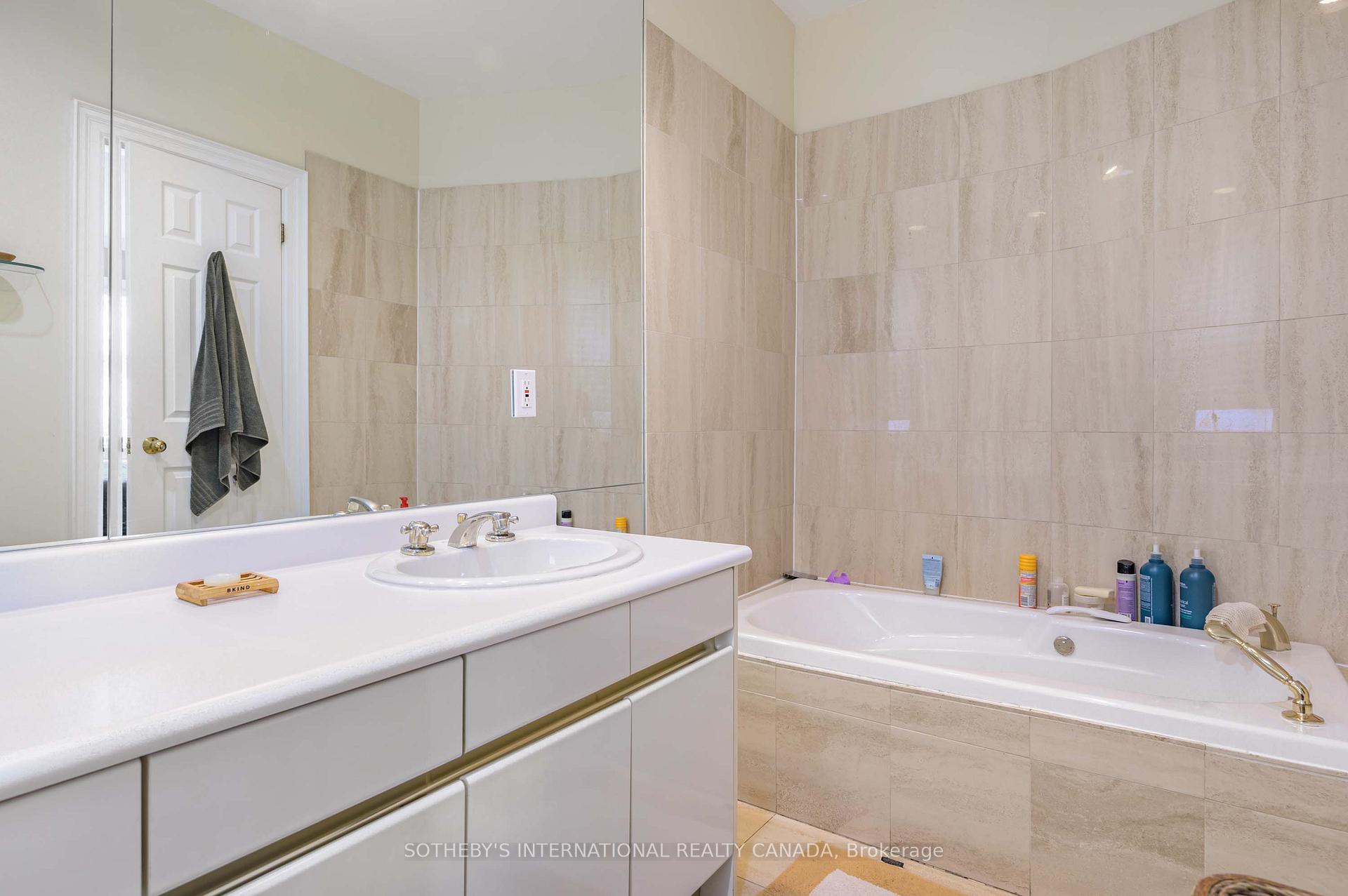 Photo 25 of 21 Chicora Avenue, Toronto, The Annex — HOMEH