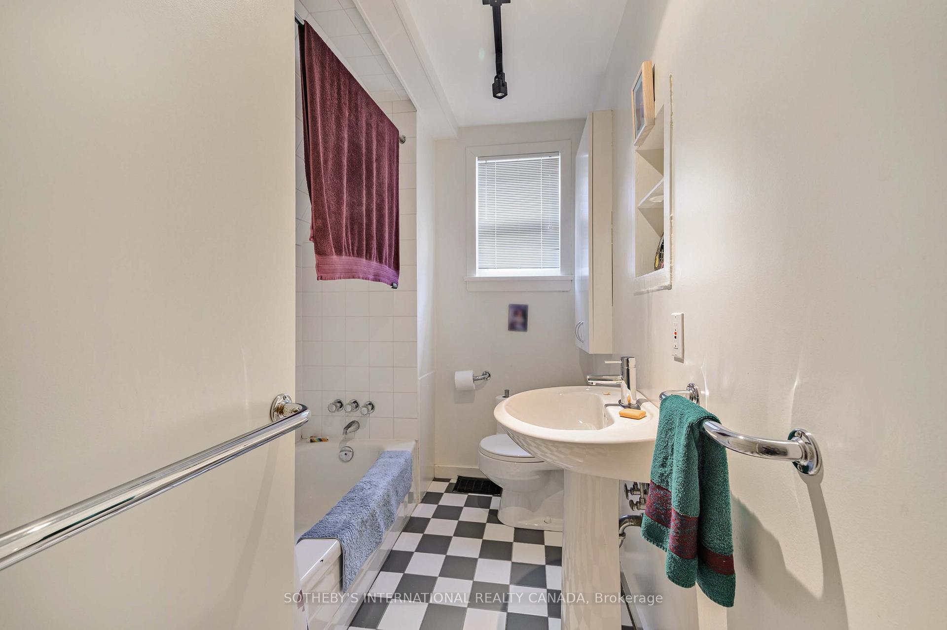 Photo 26 of 21 Chicora Avenue, Toronto, The Annex — HOMEH