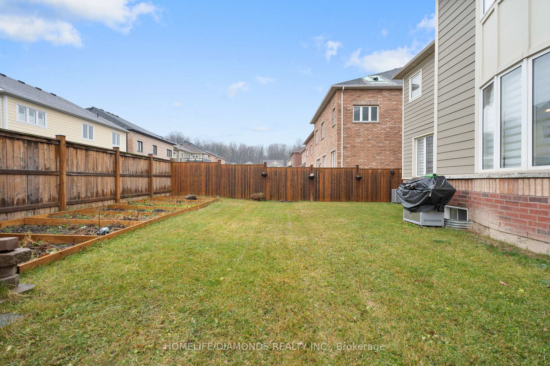 Photo 40 of 16 White Ash Road, Thorold, Confederation Heights — HOMEH