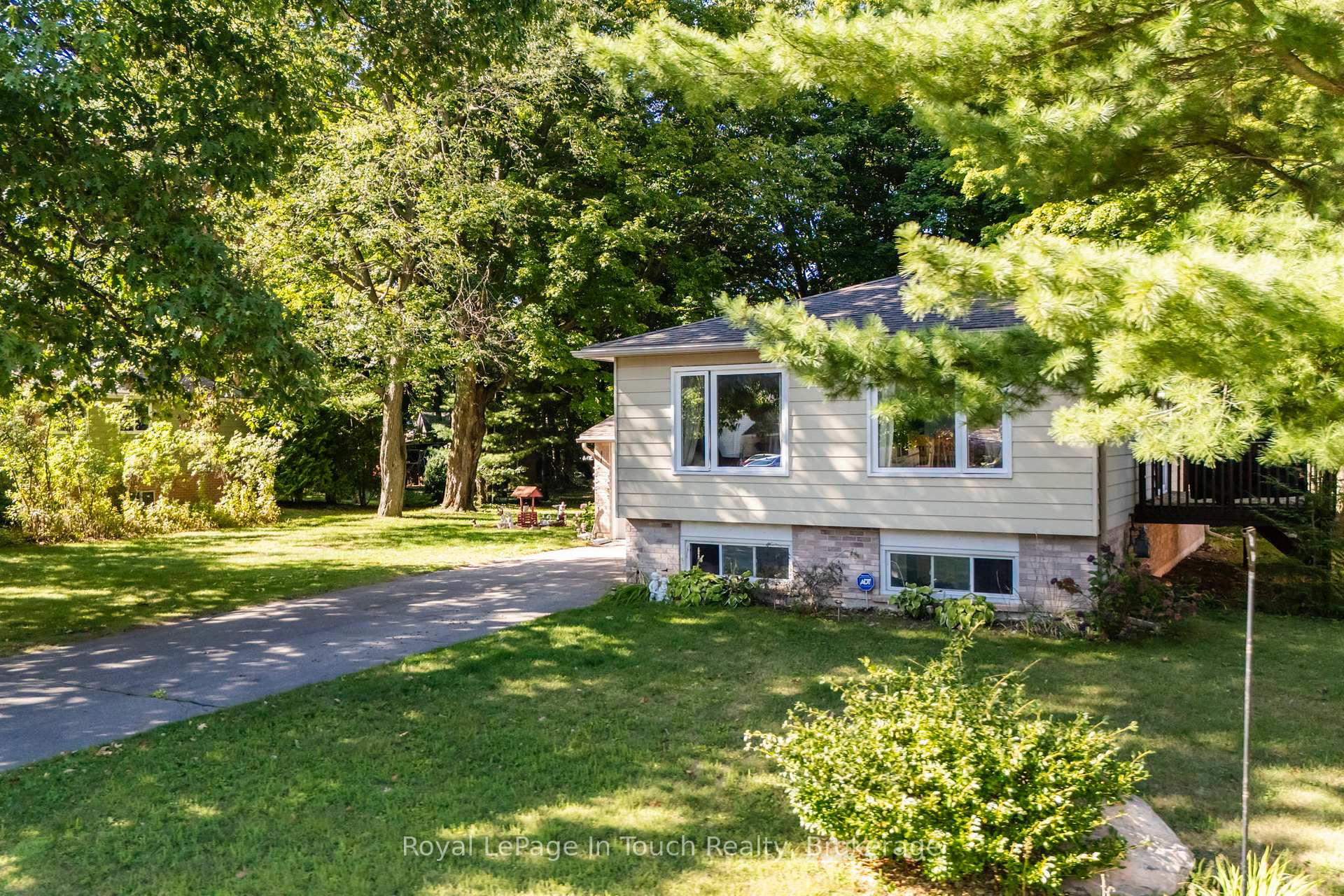 Photo 2 of 35 Dorcas Avenue, Tiny, Wyevale — HOMEH