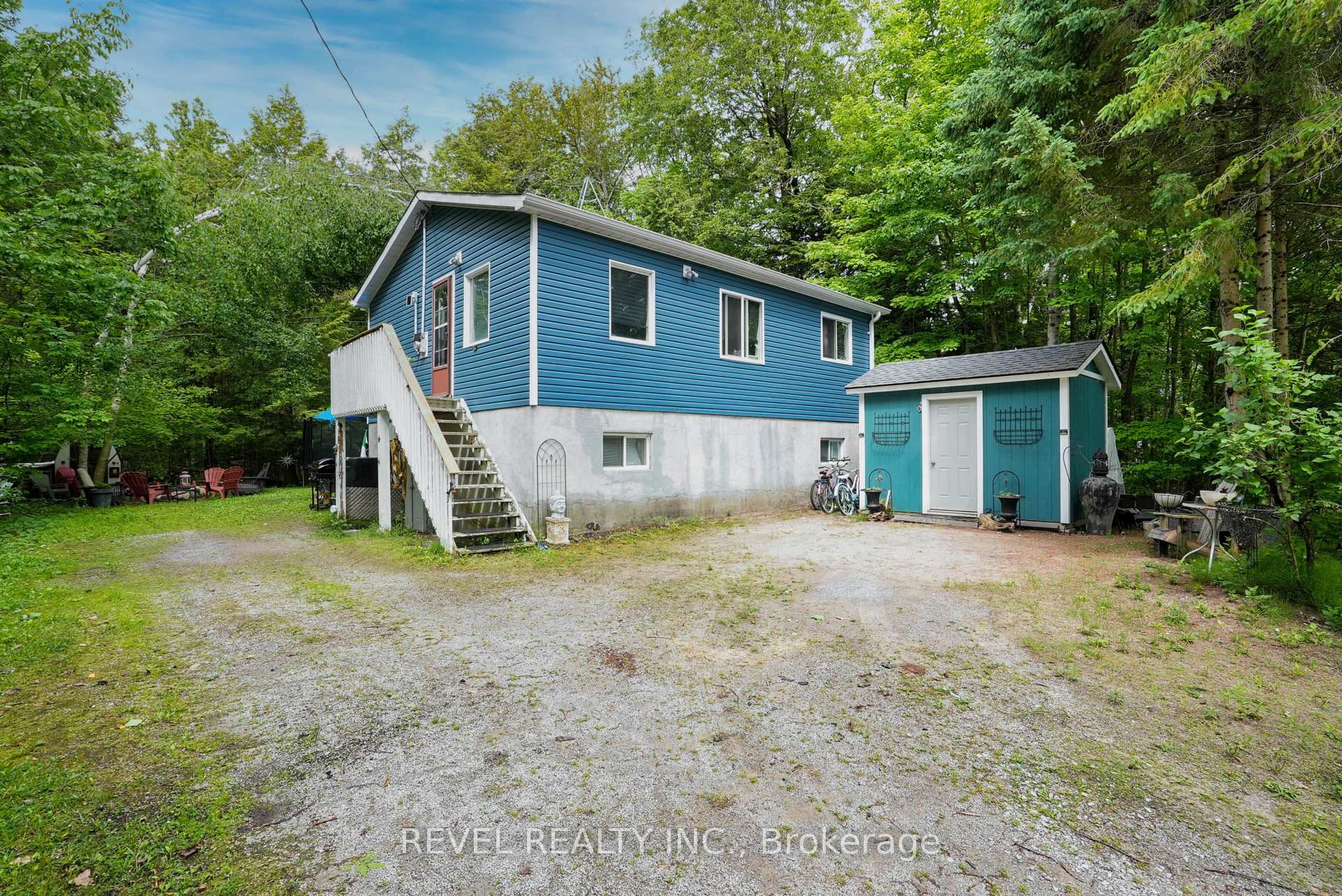 Front of 43 Manitou Crescent