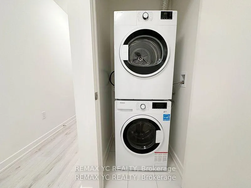 Photo 7 of Unit 302, 120 Broadway Avenue, Toronto, Mount Pleasant West — HOMEH