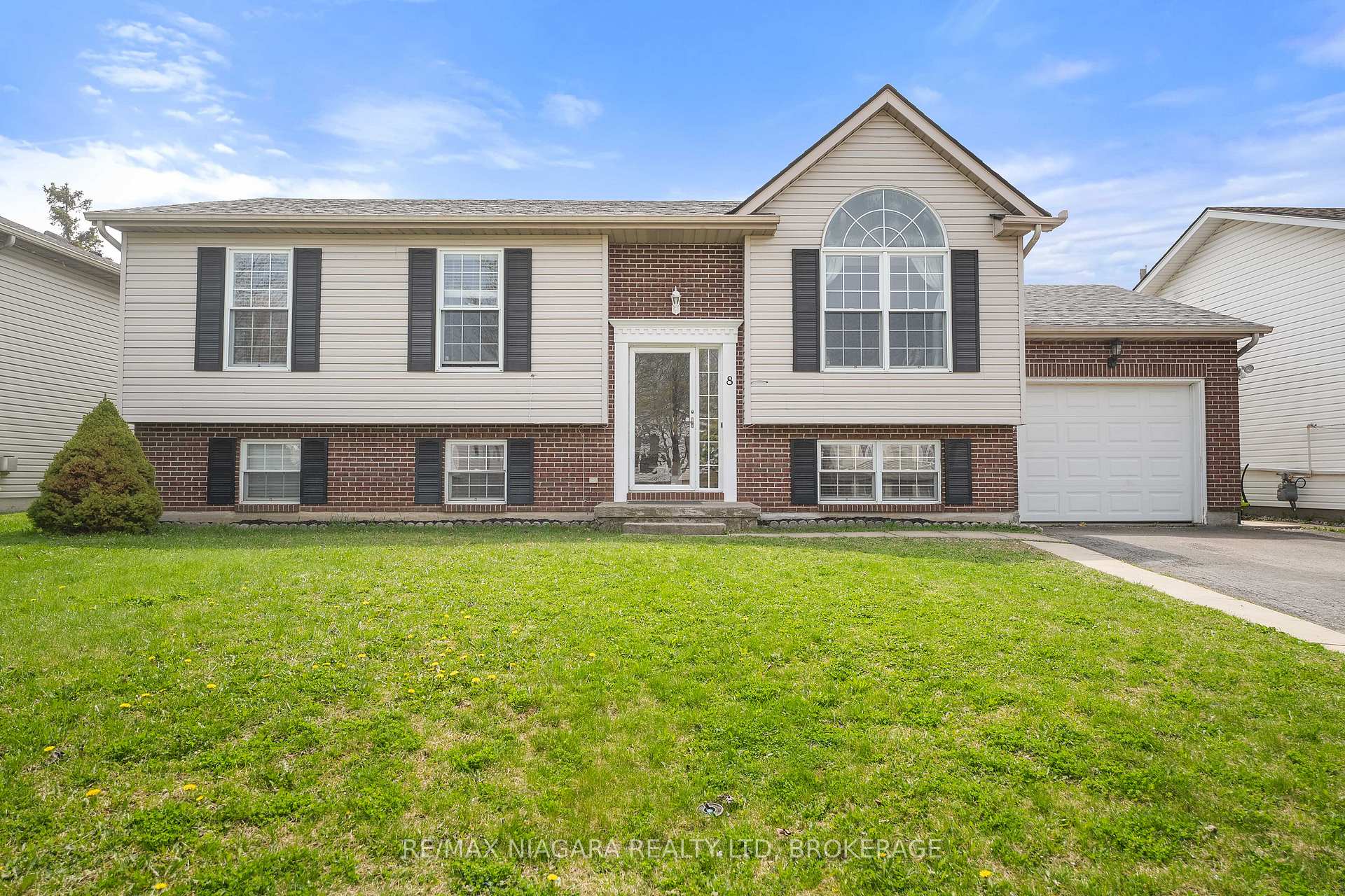 Photo 1 of 8 Windle Village Crescent, Thorold, Allanburg/Thorold South — HOMEH