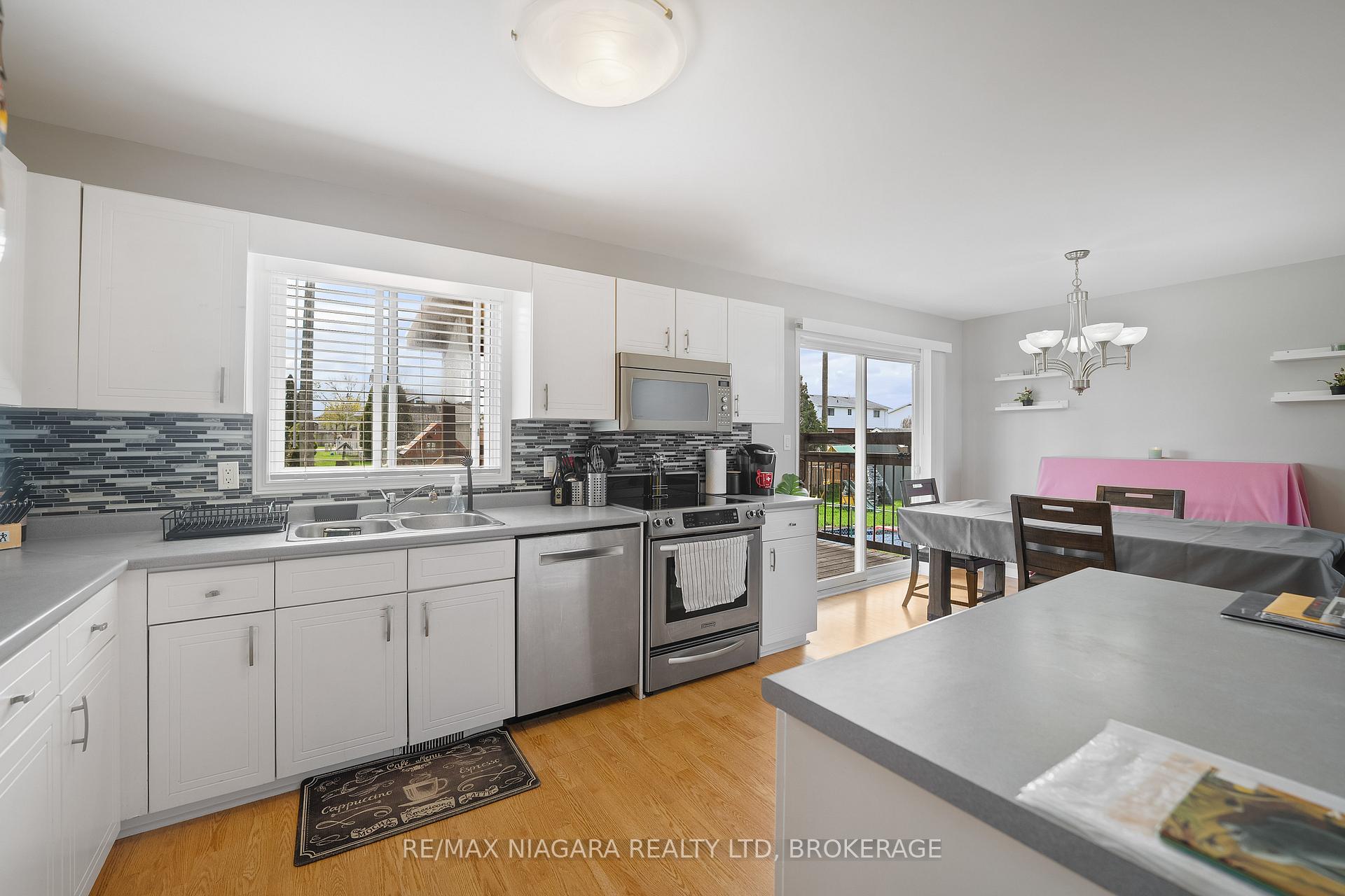 Photo 9 of 8 Windle Village Crescent, Thorold, Allanburg/Thorold South — HOMEH